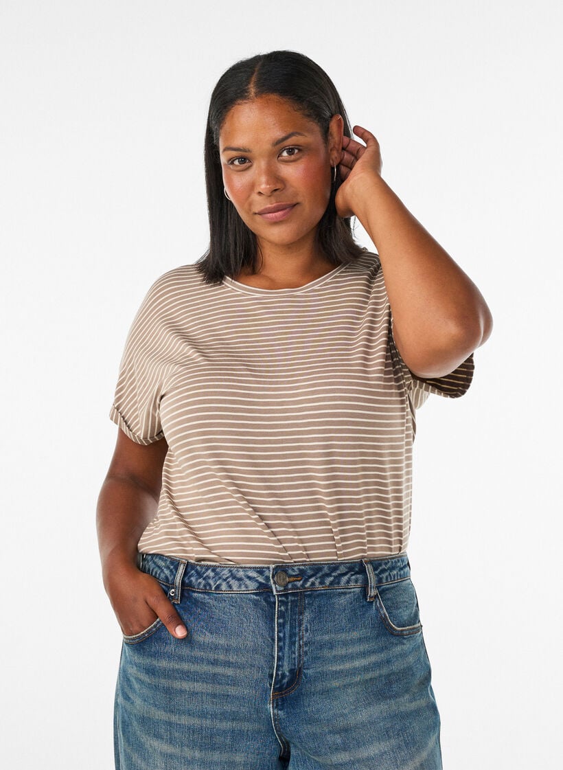 Randig t-shirt i viskos med rund halsringning, Beige, Model image number 0