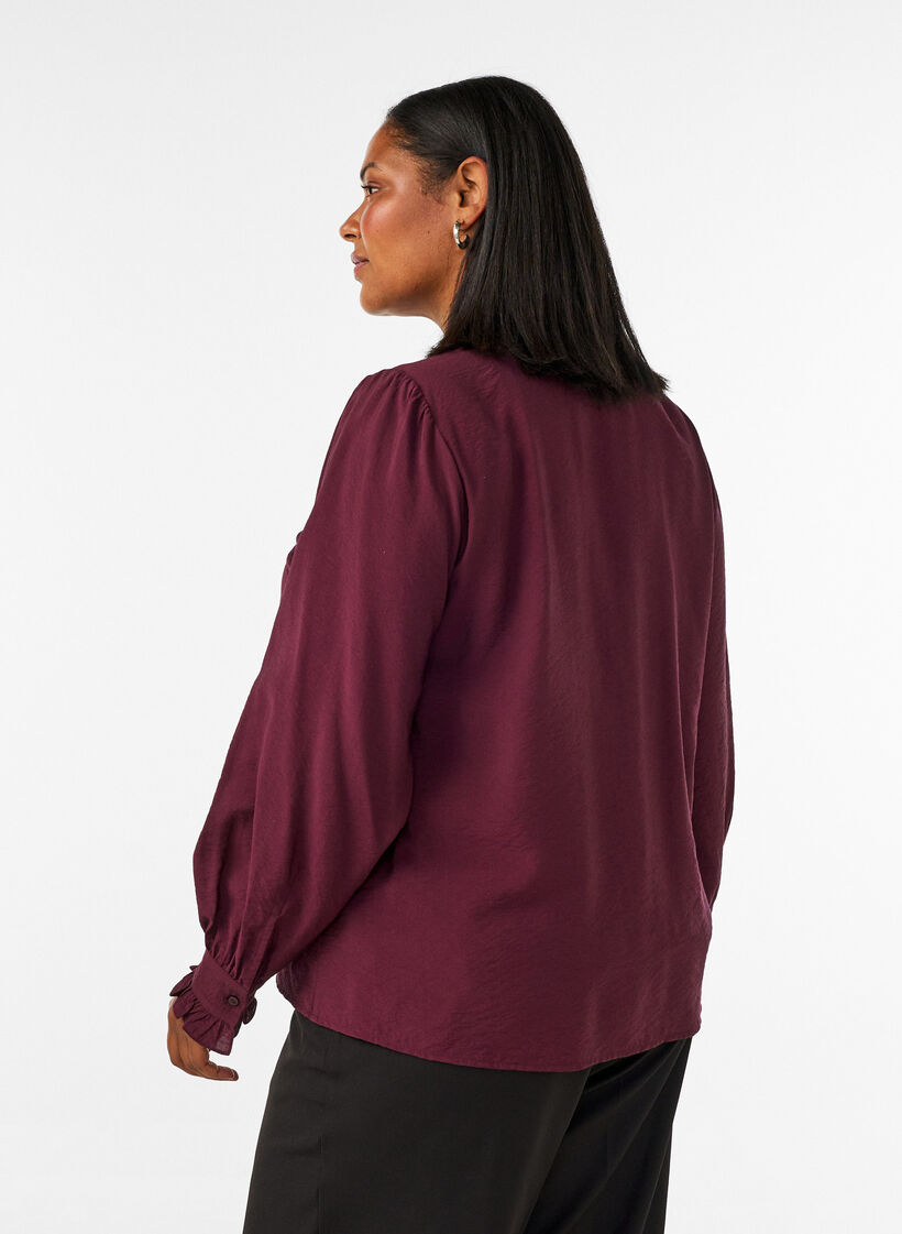 Skjortblus med broderade blomapplikationer, R&ouml;d, Model image number 2
