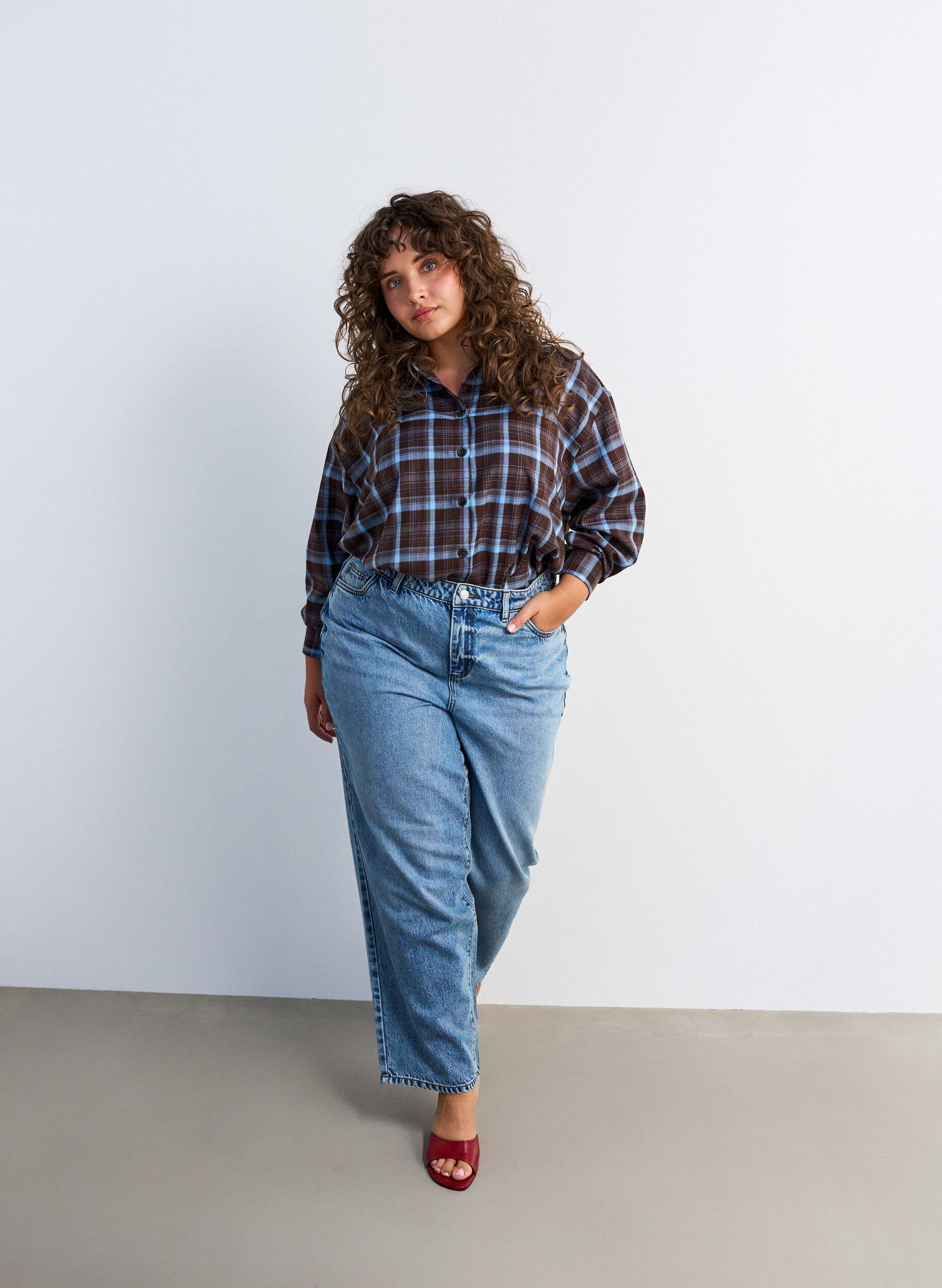 ZizziRutig skjorta med l&ouml;s passform, Brun, Model image number 3