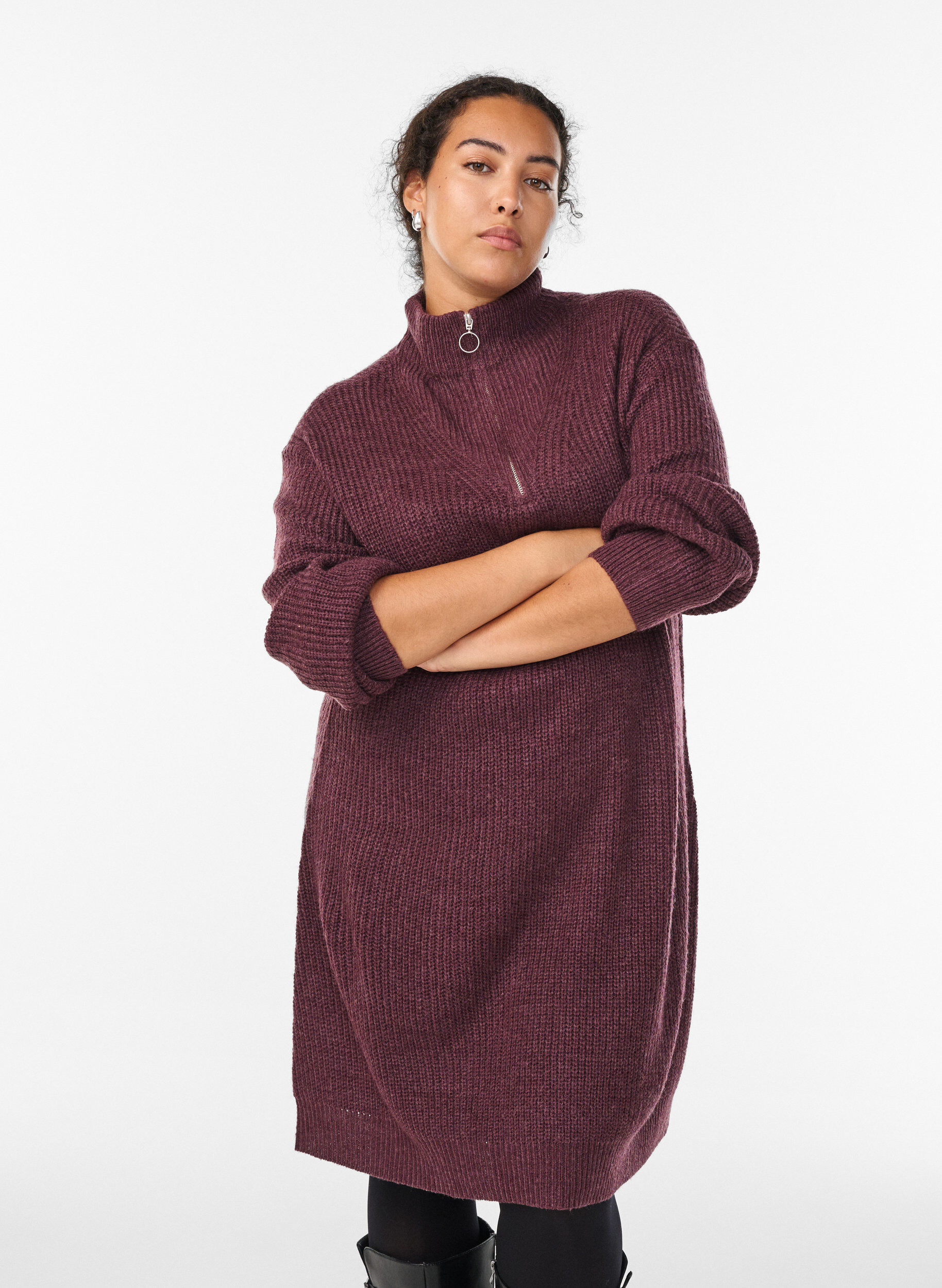 FLASH - Kort stickad kl&auml;nning med h&ouml;g hals, R&ouml;d, Model