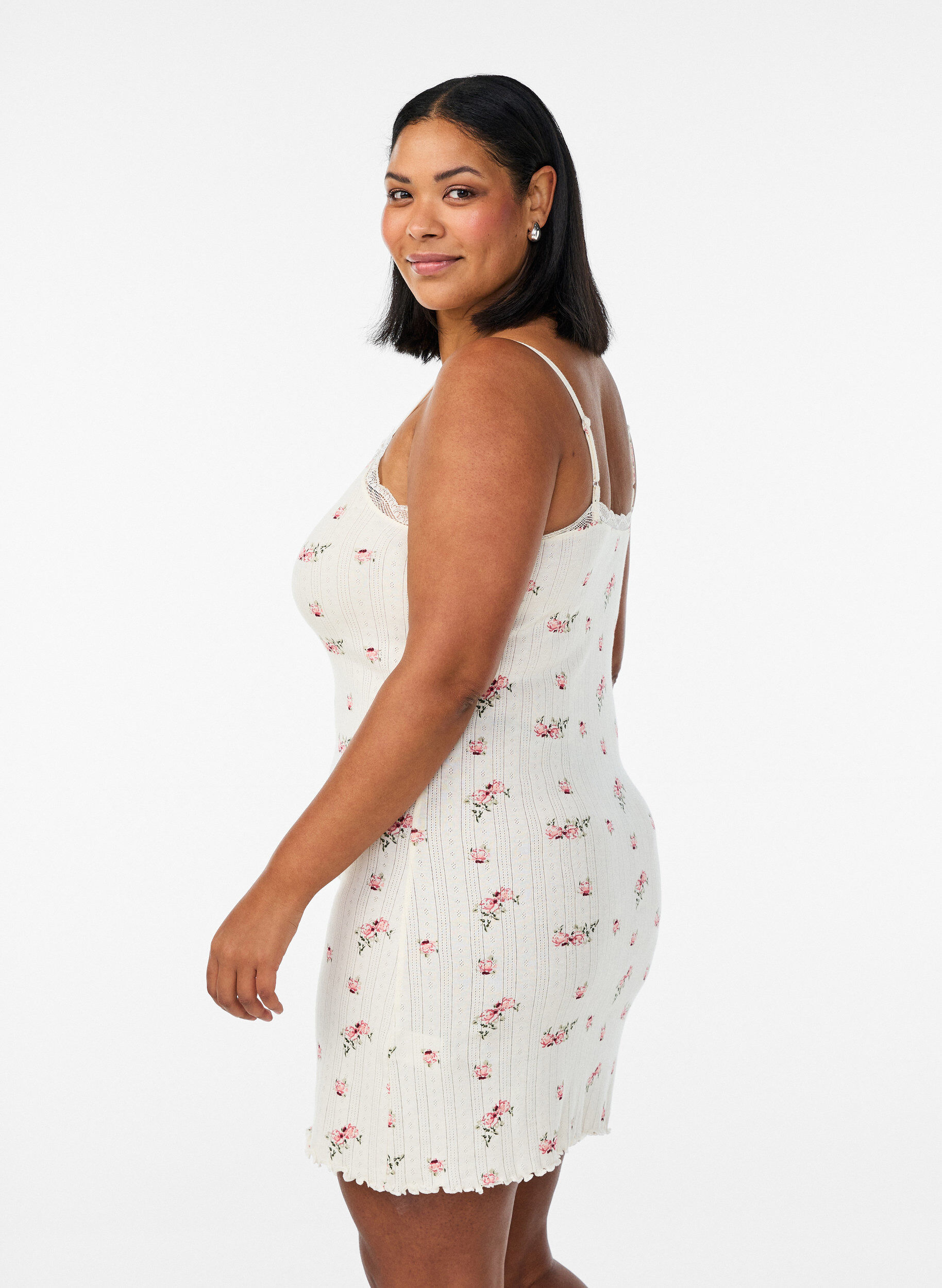 Zizzi Nattlinne med smala axelband och strukturm&ouml;nster, Vanilla, Model image number 2