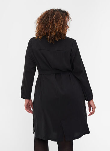 Viskosklänning med knappar och bälte, Black, Model image number 1
