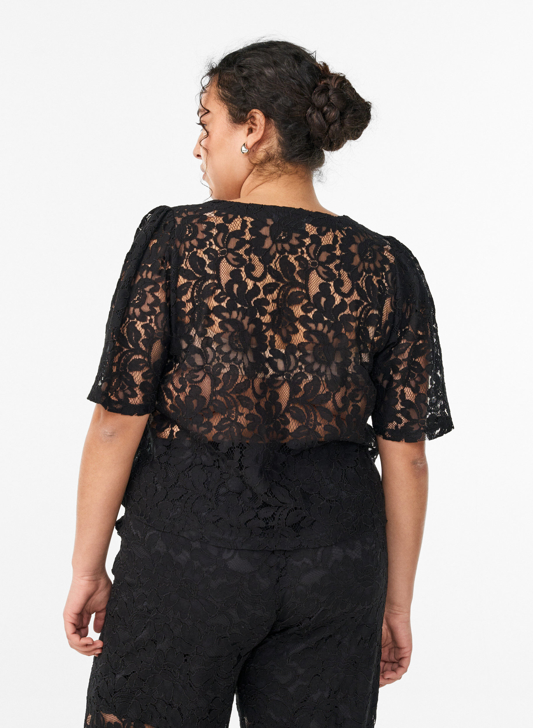 ZizziKort&auml;rmad blus i spets med v-ringning, Svart, Model image number 2