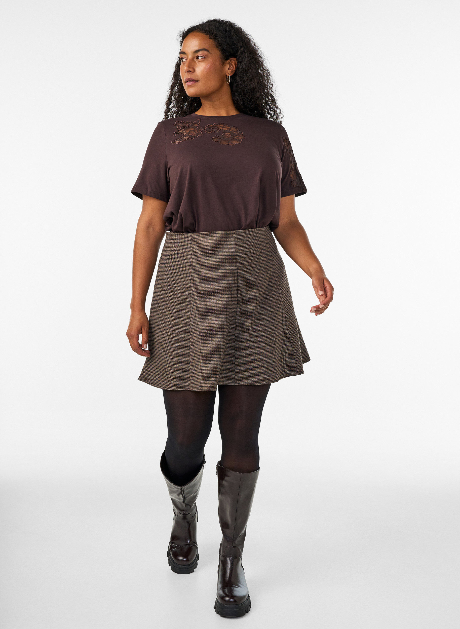 ZizziT-shirt i bomull med spetsapplikationer, Brun, Model image number 1