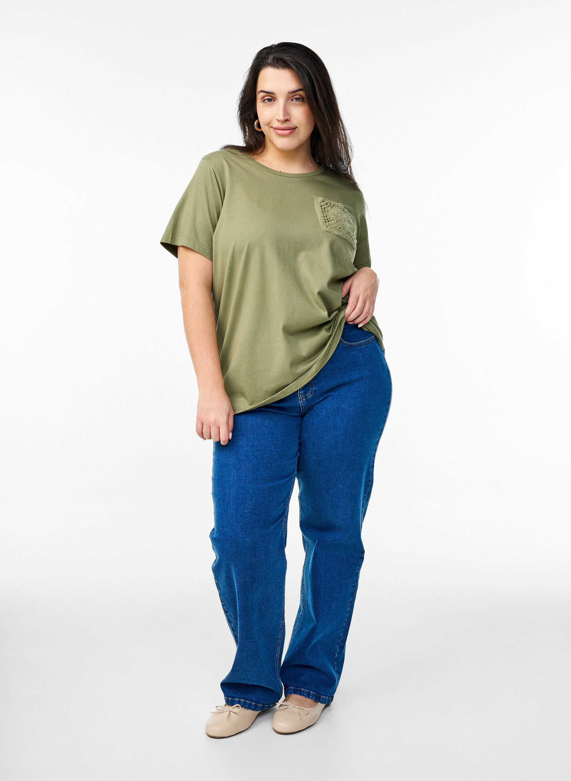 Zizzi T-shirt i ekologisk bomull med br&ouml;stficka, Gr&ouml;n, Model image number 1