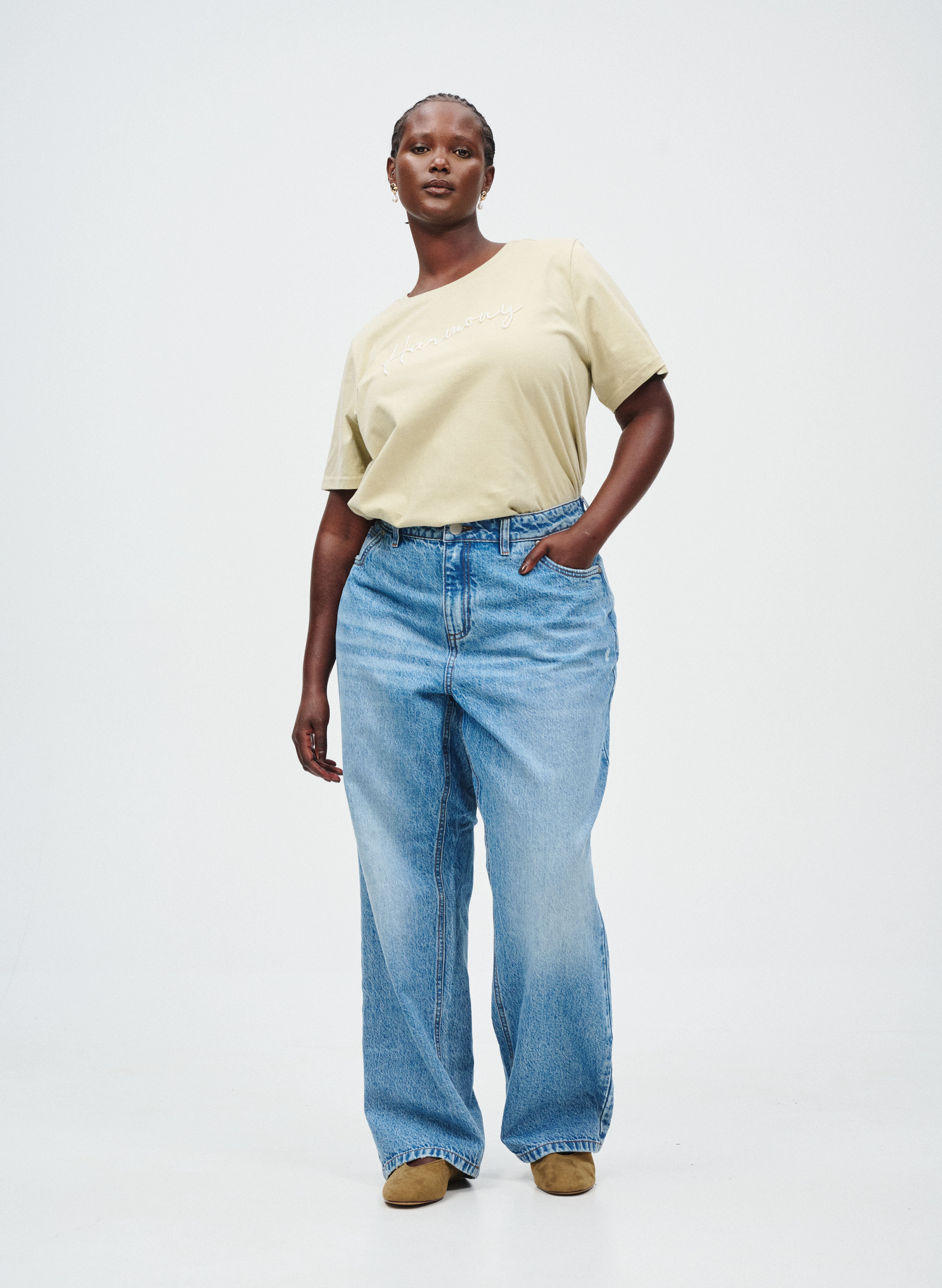 T-shirt med p&auml;rlor, , Model