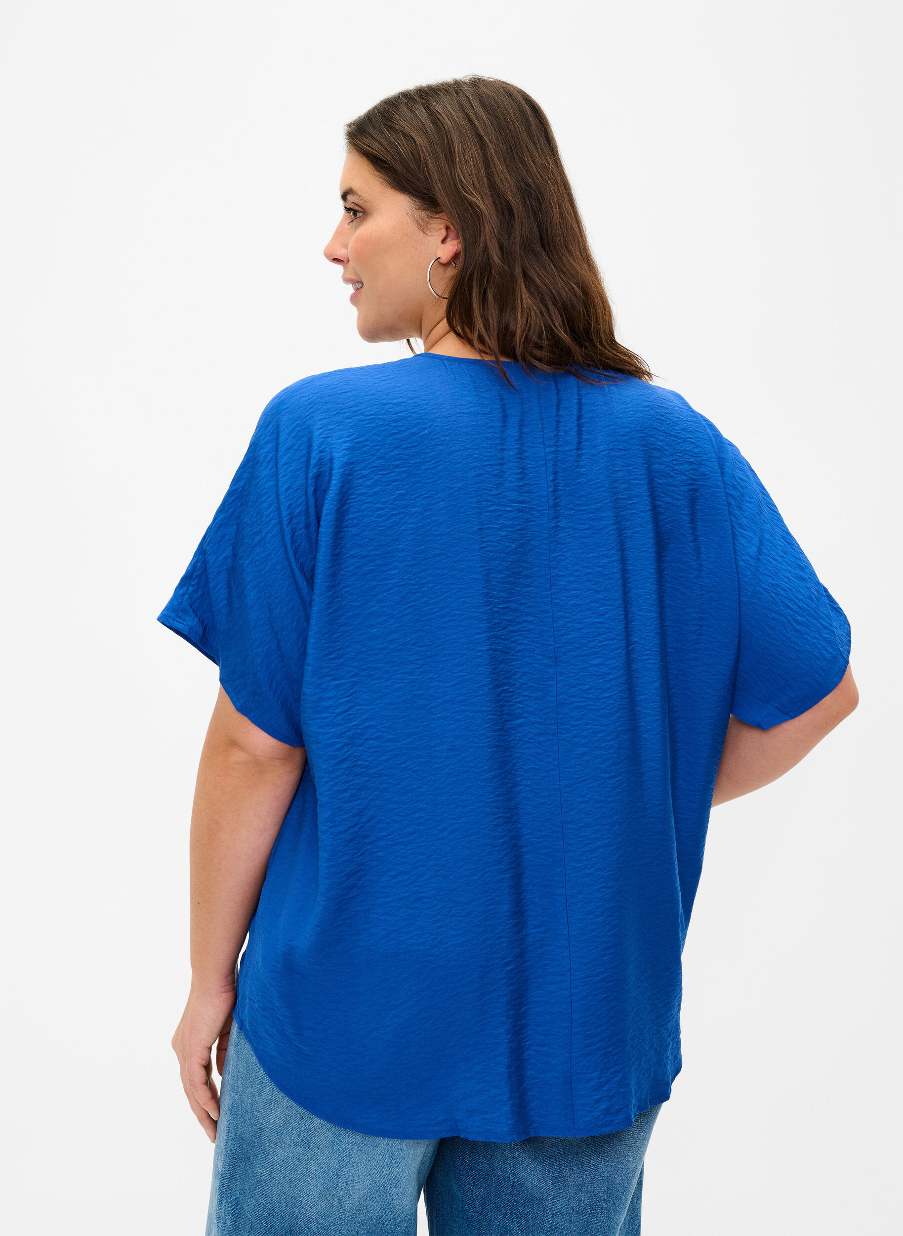 Zizzi Kort&auml;rmad blus i viskos, Monaco Blue, Model image number 1