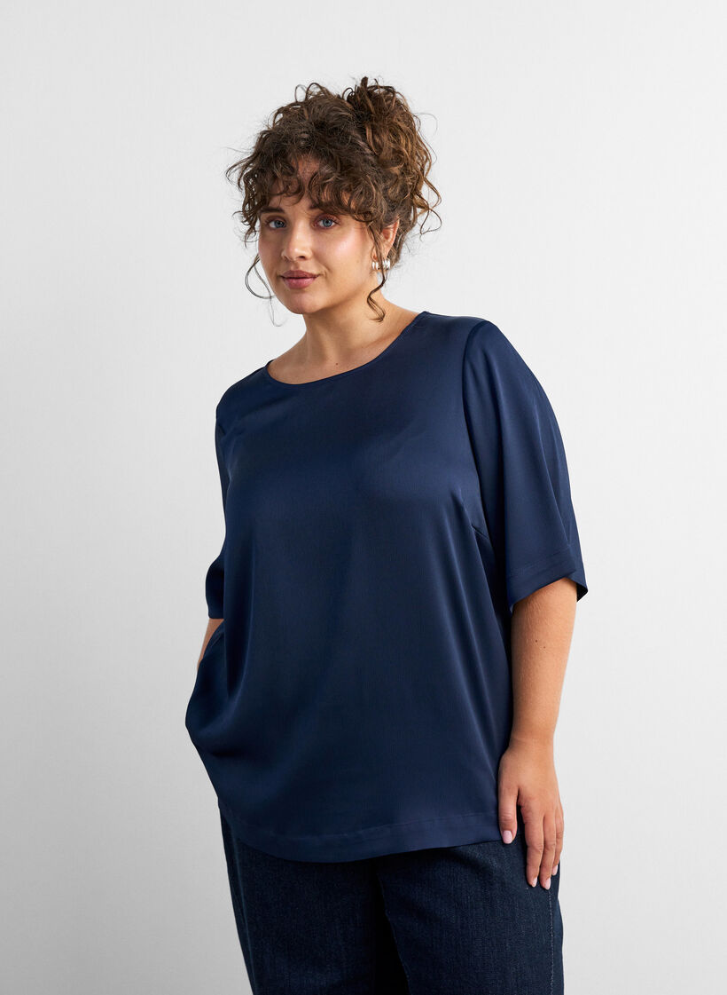 Blus i satin med armb&aring;gsl&aring;nga &auml;rmar, Bl&aring;, Model image number 0