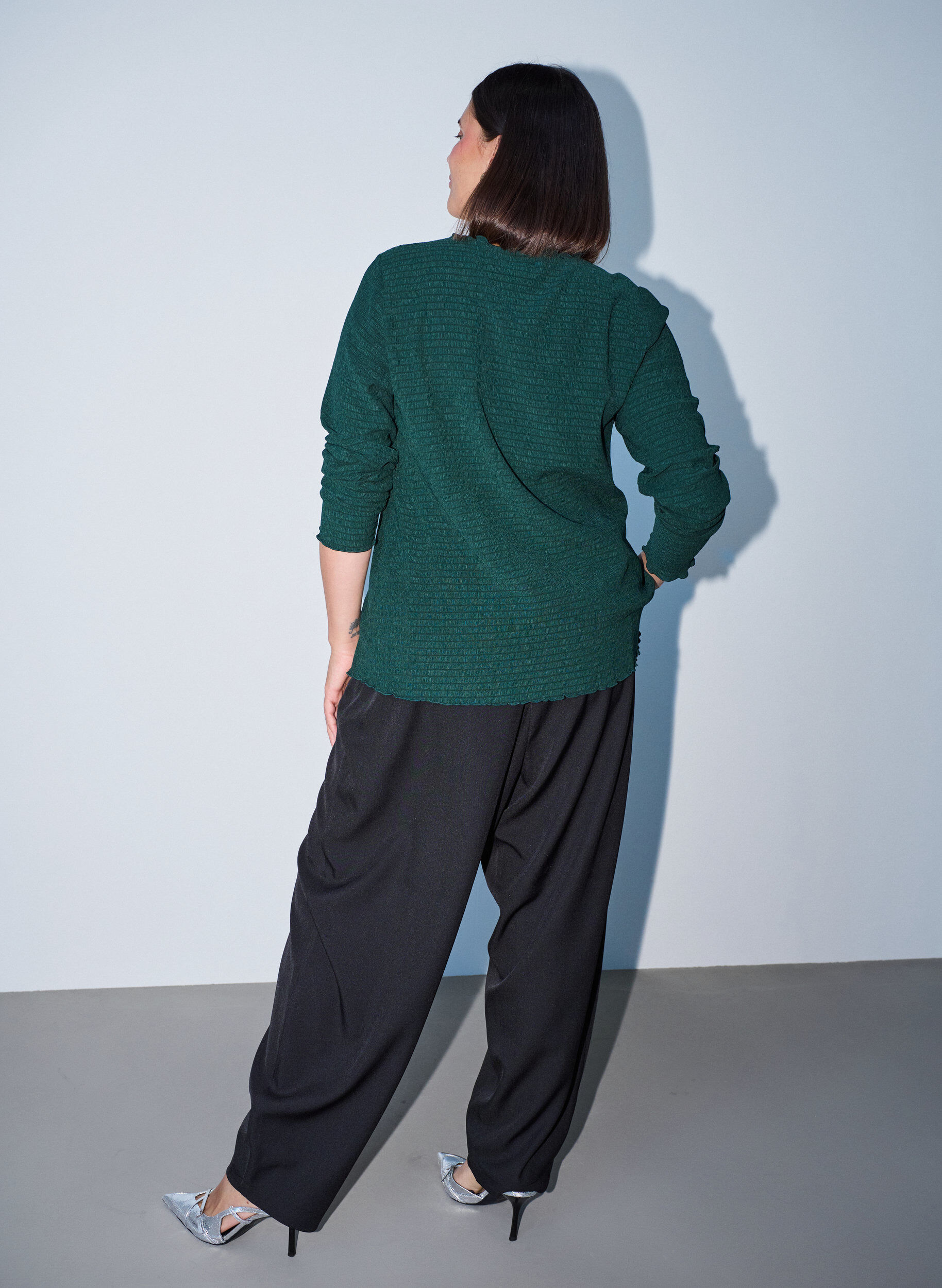 ZizziTexturerad blus med v&aring;giga kanter, Gr&ouml;n, Model image number 2