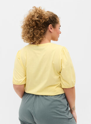 T-shirt med lös passform och ärmar som går till armbågen, Pale Banana, Model image number 1
