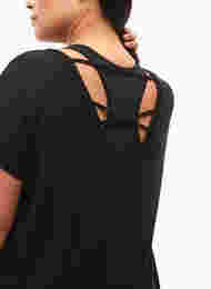 Kortärmad träningstopp med djup ringning i ryggen, Black, Model