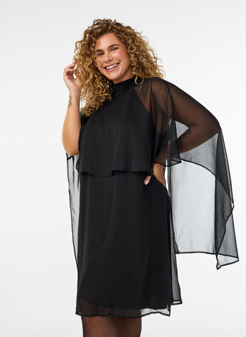 Kn&auml;l&aring;ng kl&auml;nning i chiffong med skir cape, Svart, Model image number 3