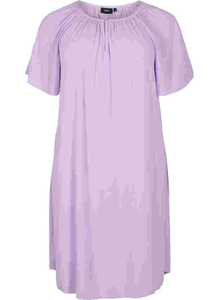 Kortärmad klänning i viskos, Lavendula, Packshot image number 0