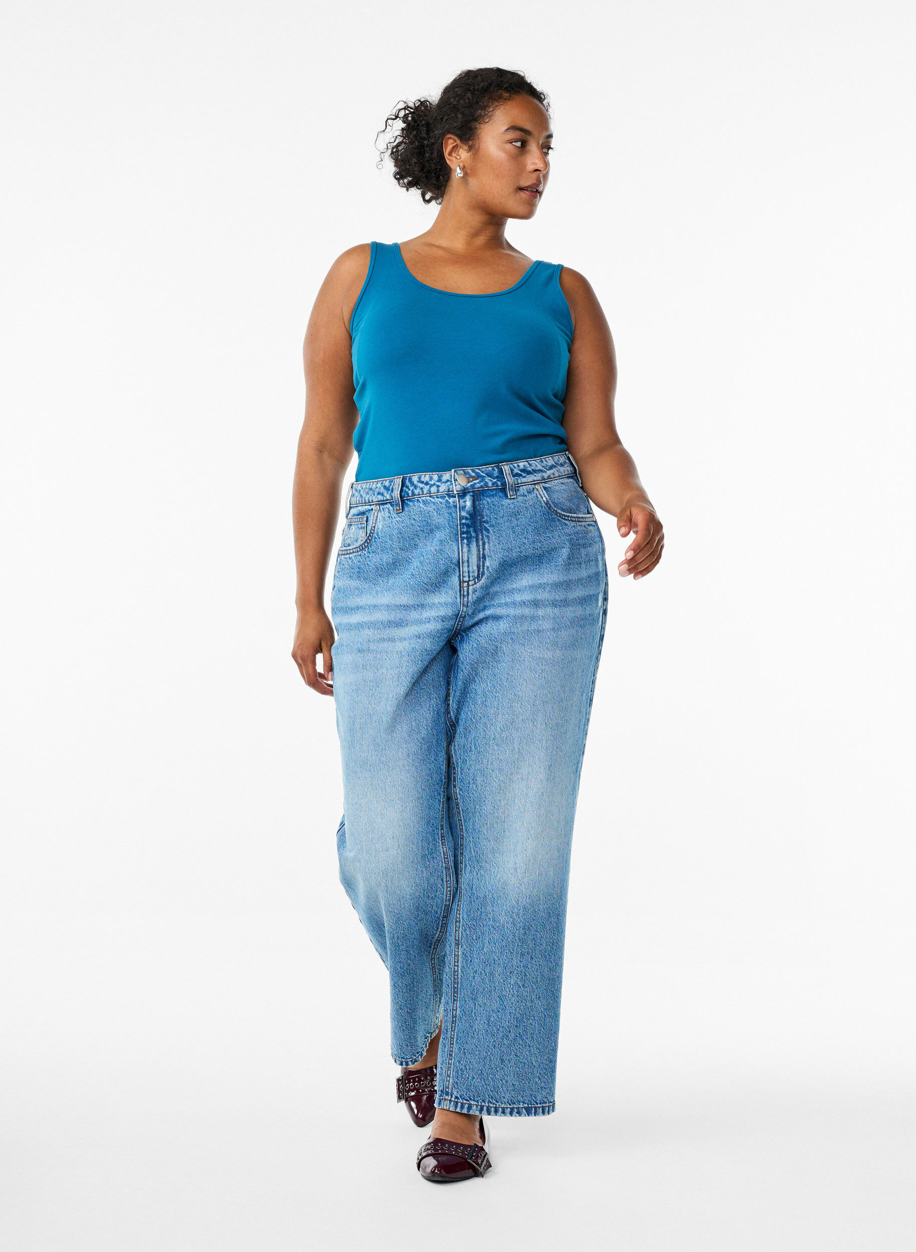 Zizzi Solid f&auml;rg bas topp i bomull, Bl&aring;, Model image number 1