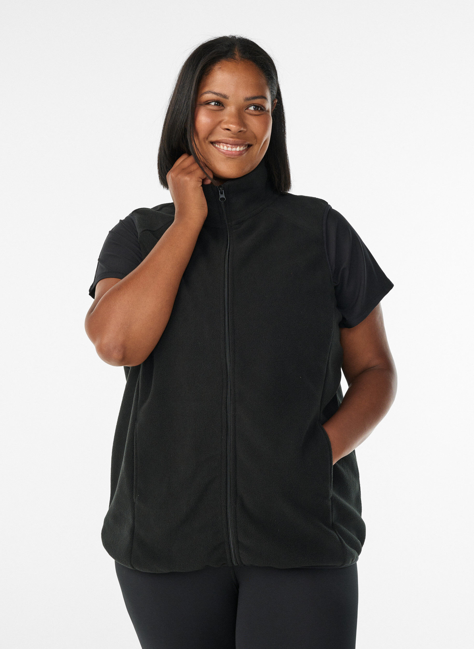 Fleecev&auml;st med fickor, Svart, Model
