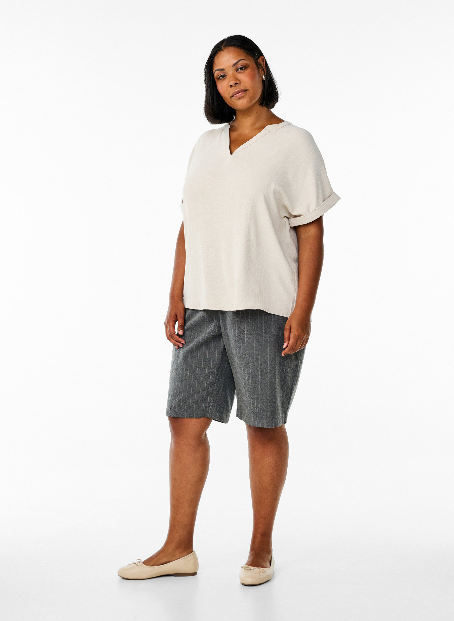 ZizziL&ouml;s blus med korta &auml;rmar, Beige, Model image number 1