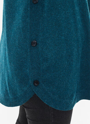 Stickad tröja med knappdetaljer, Deep Lake Mel., Model image number 2