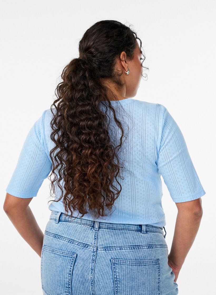 T-shirt i bomull med h&aring;lbroderi, Bl&aring;, Model image number 2