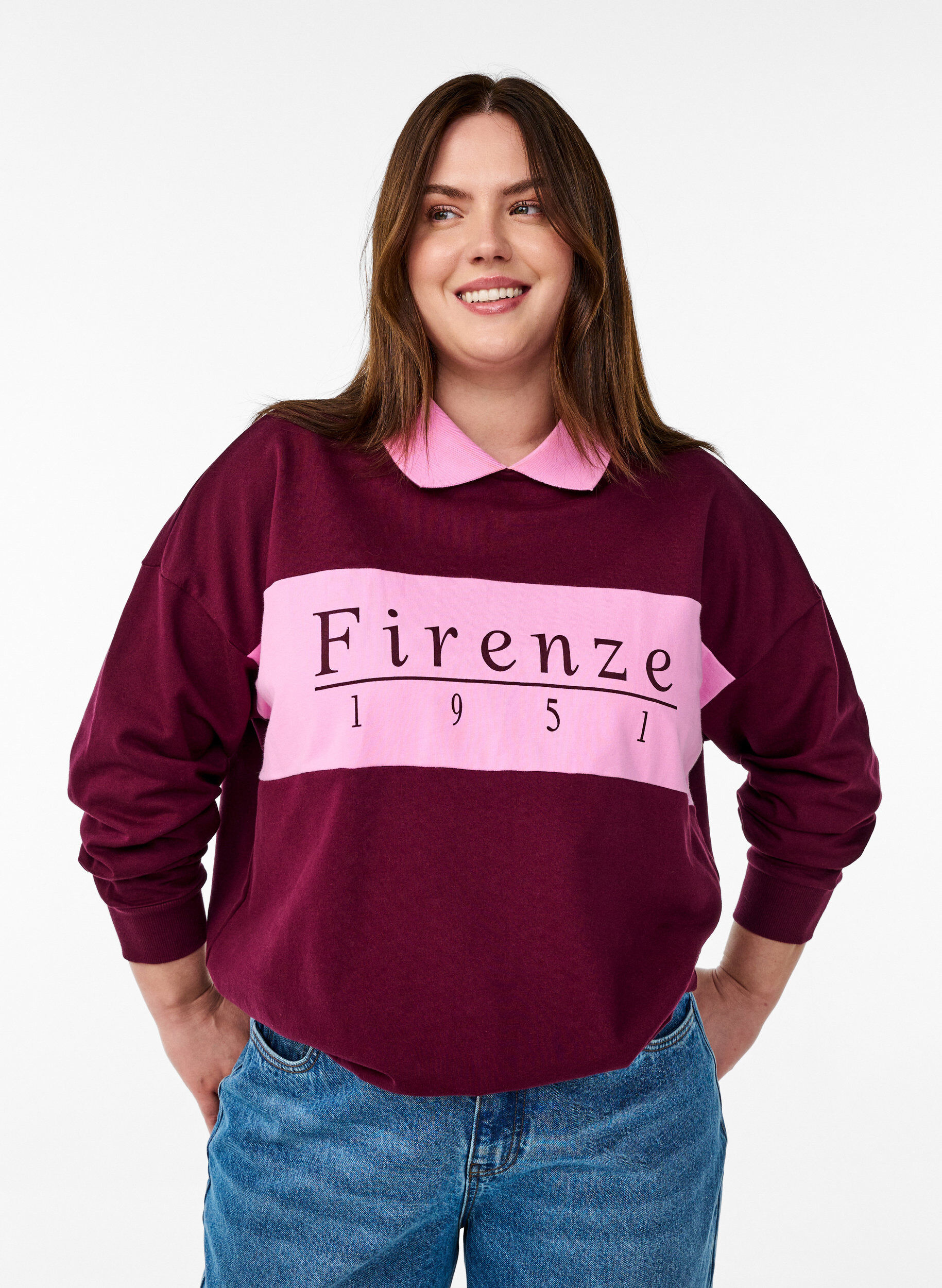 Zizzi Sweatshirt i ekologisk bomull med krage och kontrasttryck, M&ouml;rk Bordeaux, Model image number 0