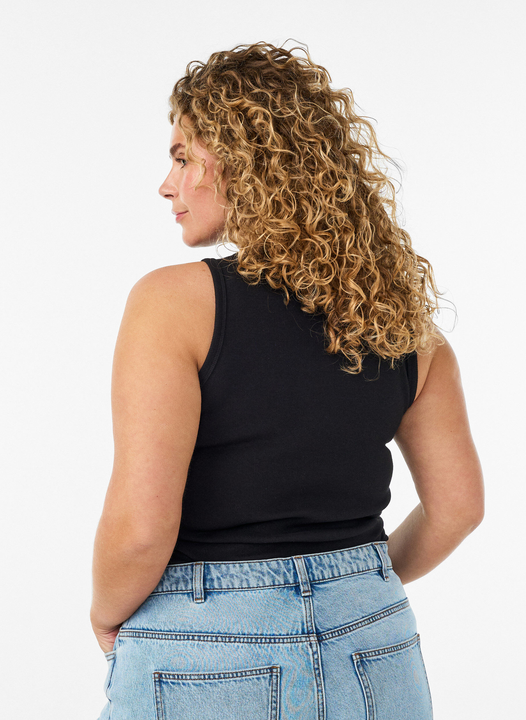 ZizziRibbad topp i bomull med h&ouml;g hals, Svart, Model image number 2