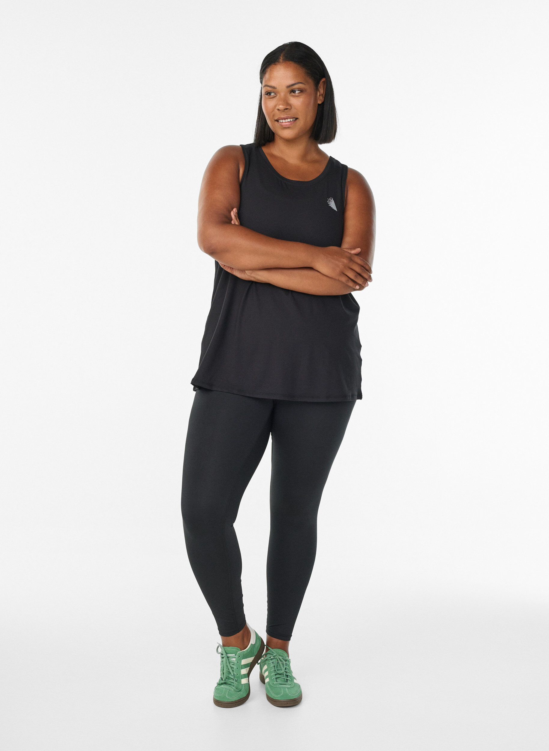 Zizzi Enf&auml;rgad tr&auml;ningstopp med rund halsringning, Svart, Model image number 1