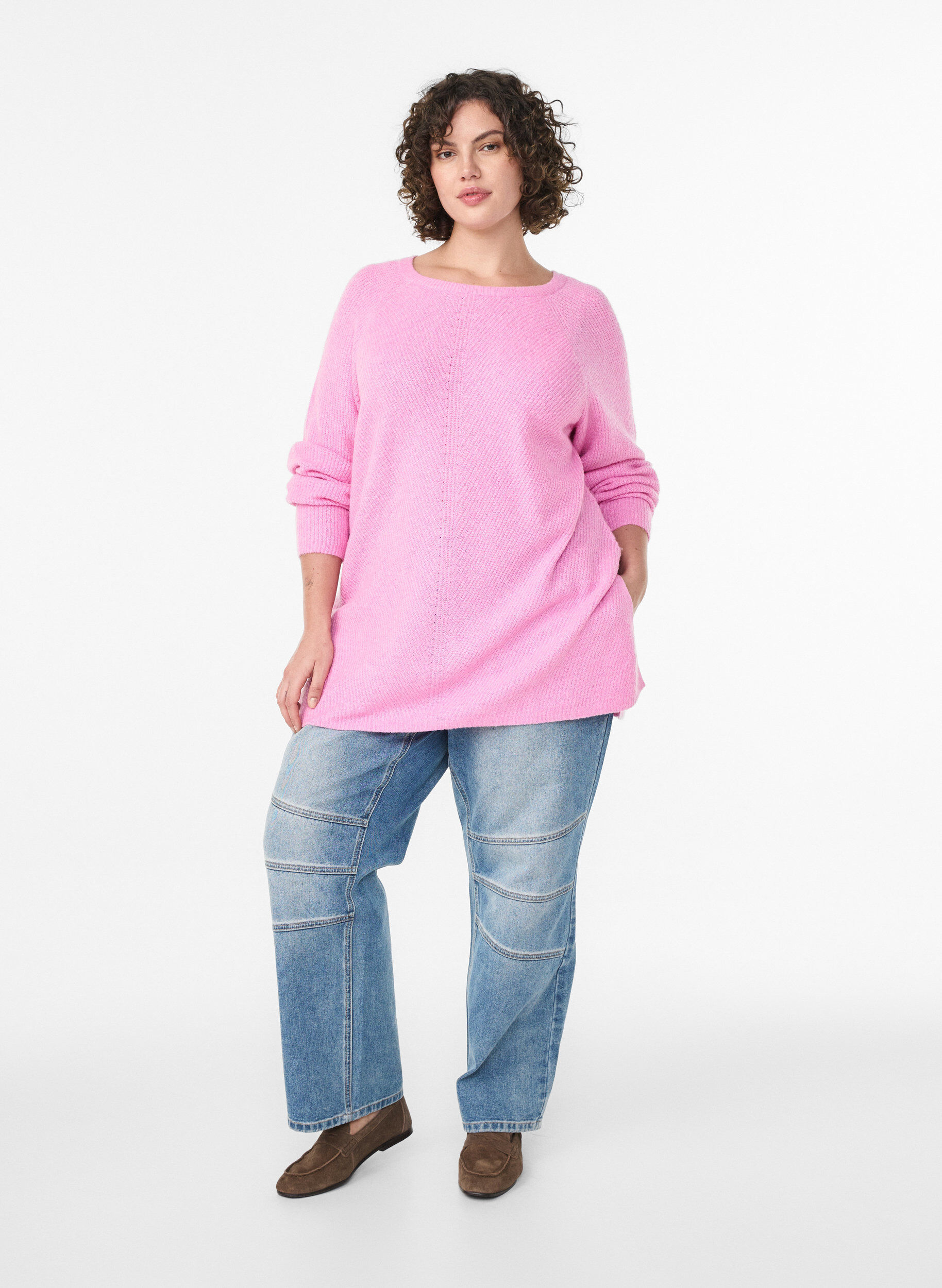 ZizziStickad tr&ouml;ja med diagonalt m&ouml;nster och raglan&auml;rmar, Rosa, Model image number 1