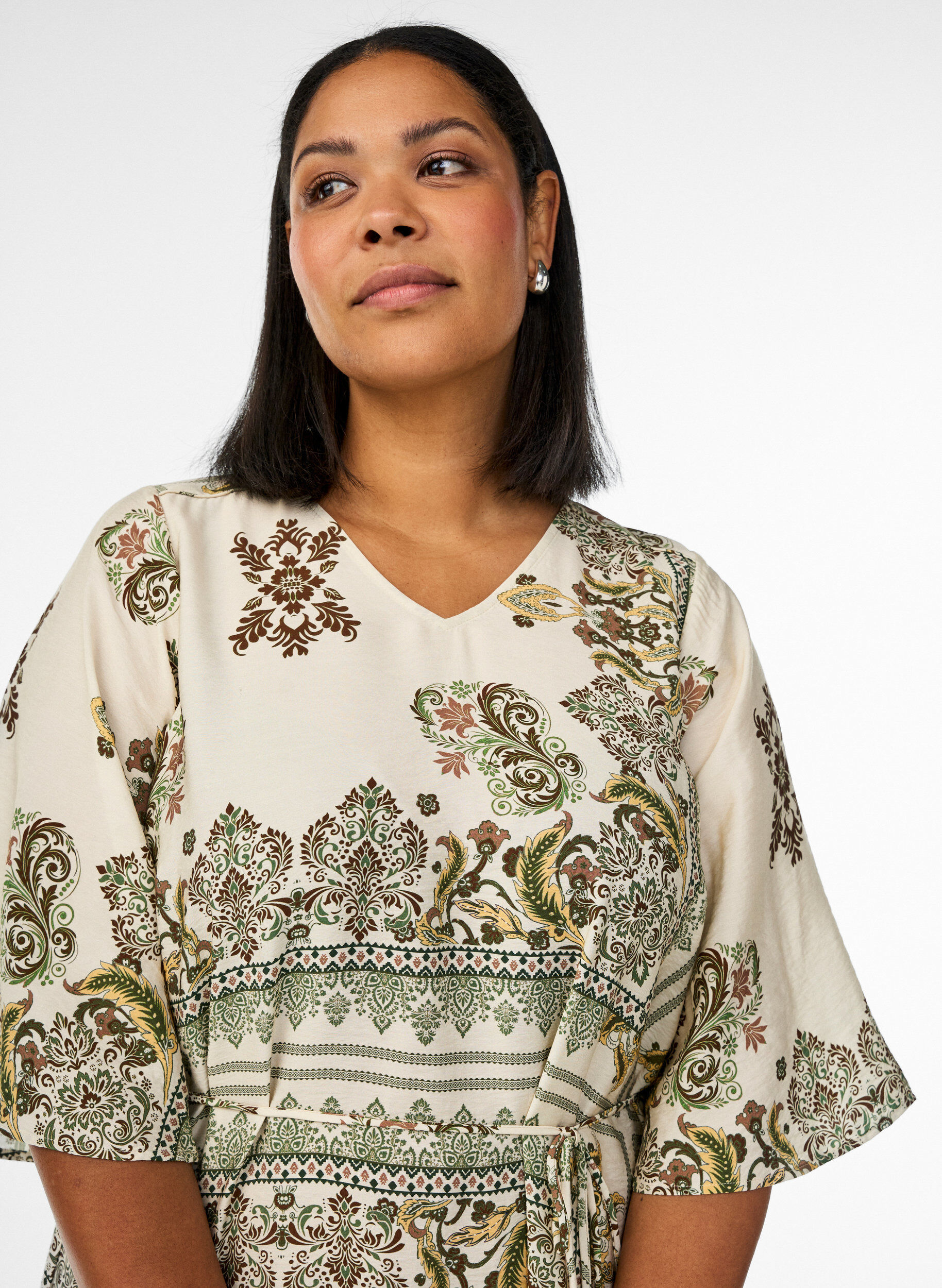 Zizzi M&ouml;nstrad midikl&auml;nning i viskos med knytsk&auml;rp, Gr&ouml;n, Model image number 2