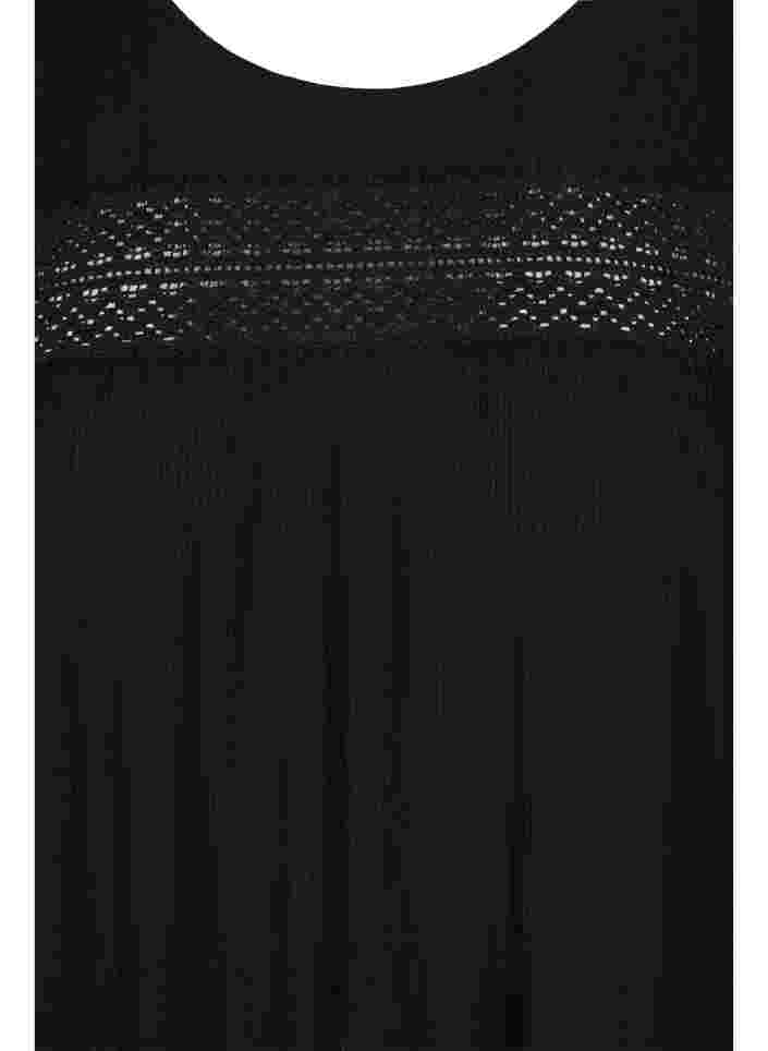 Viskosklänning med spetsdetaljer, Black, Packshot image number 2