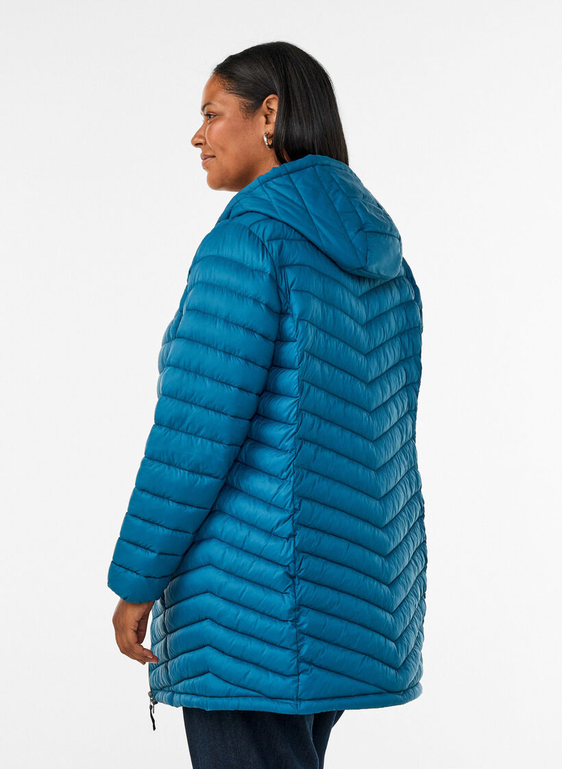 L&auml;ttviktsjacka med fickor och avtagbar huva, Bl&aring;, Model image number 2