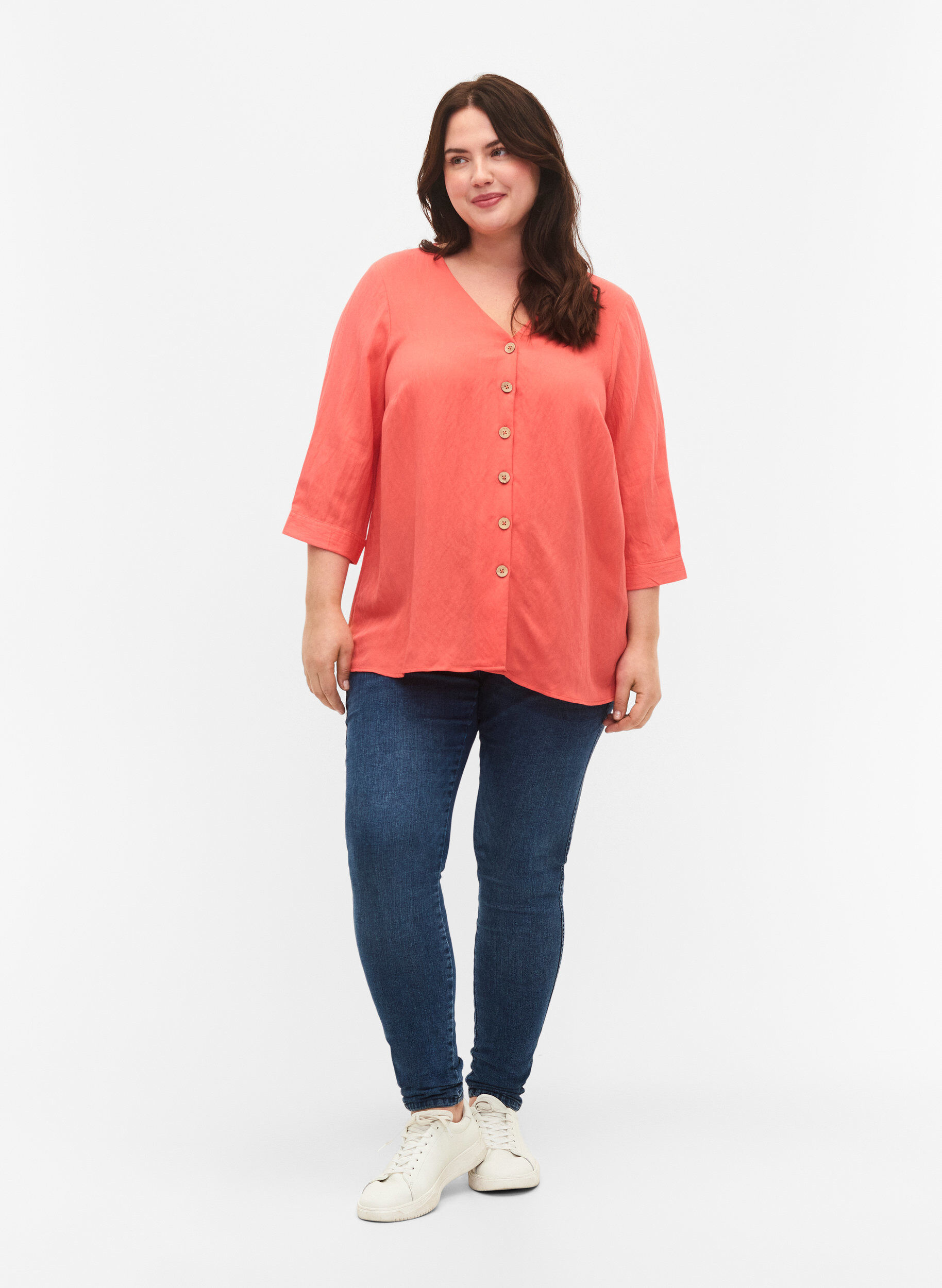 Zizzi V-ringad blus i viskos med knappar, Deep Sea Coral, Model image number 2
