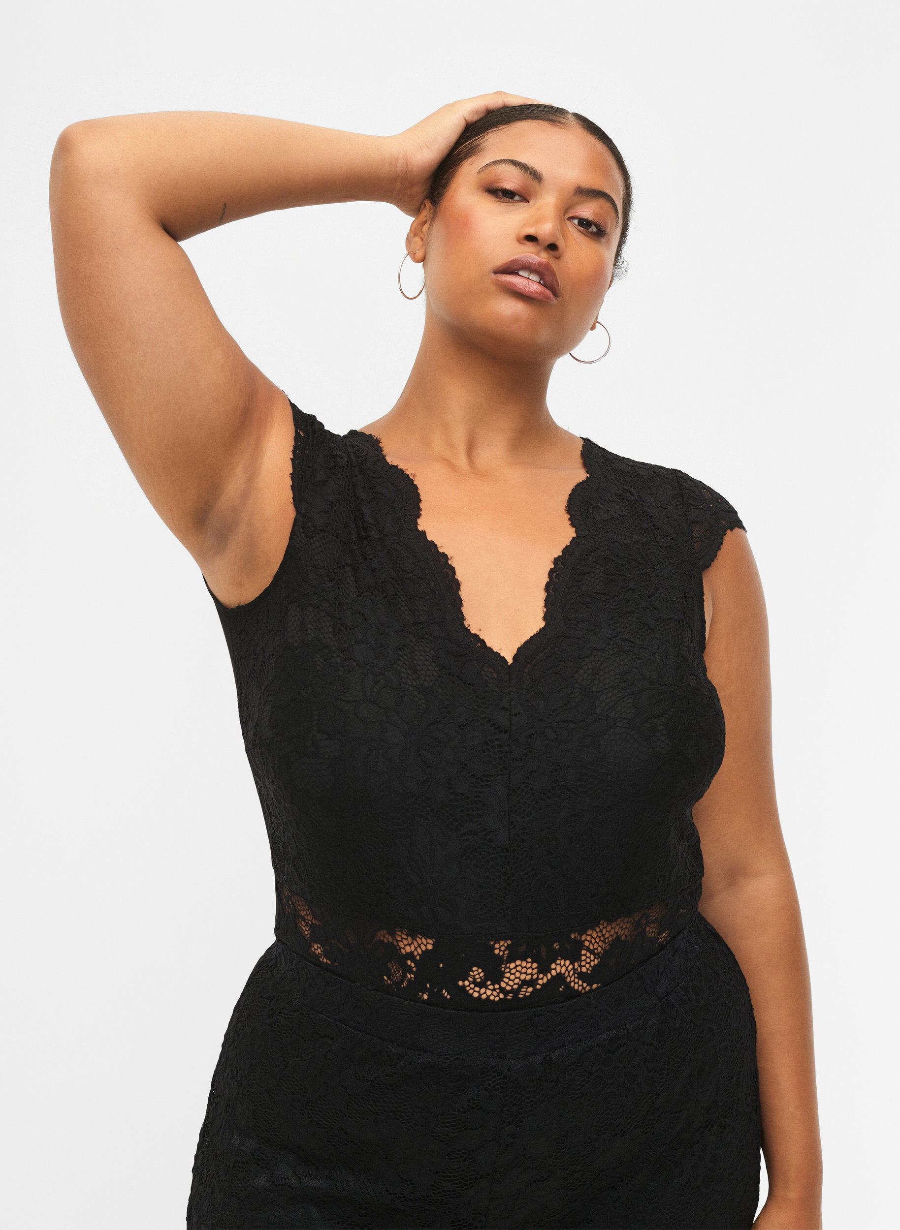 Zizzi Kroppsstrumpa med spets och v-ringning, Black, Model image number 0