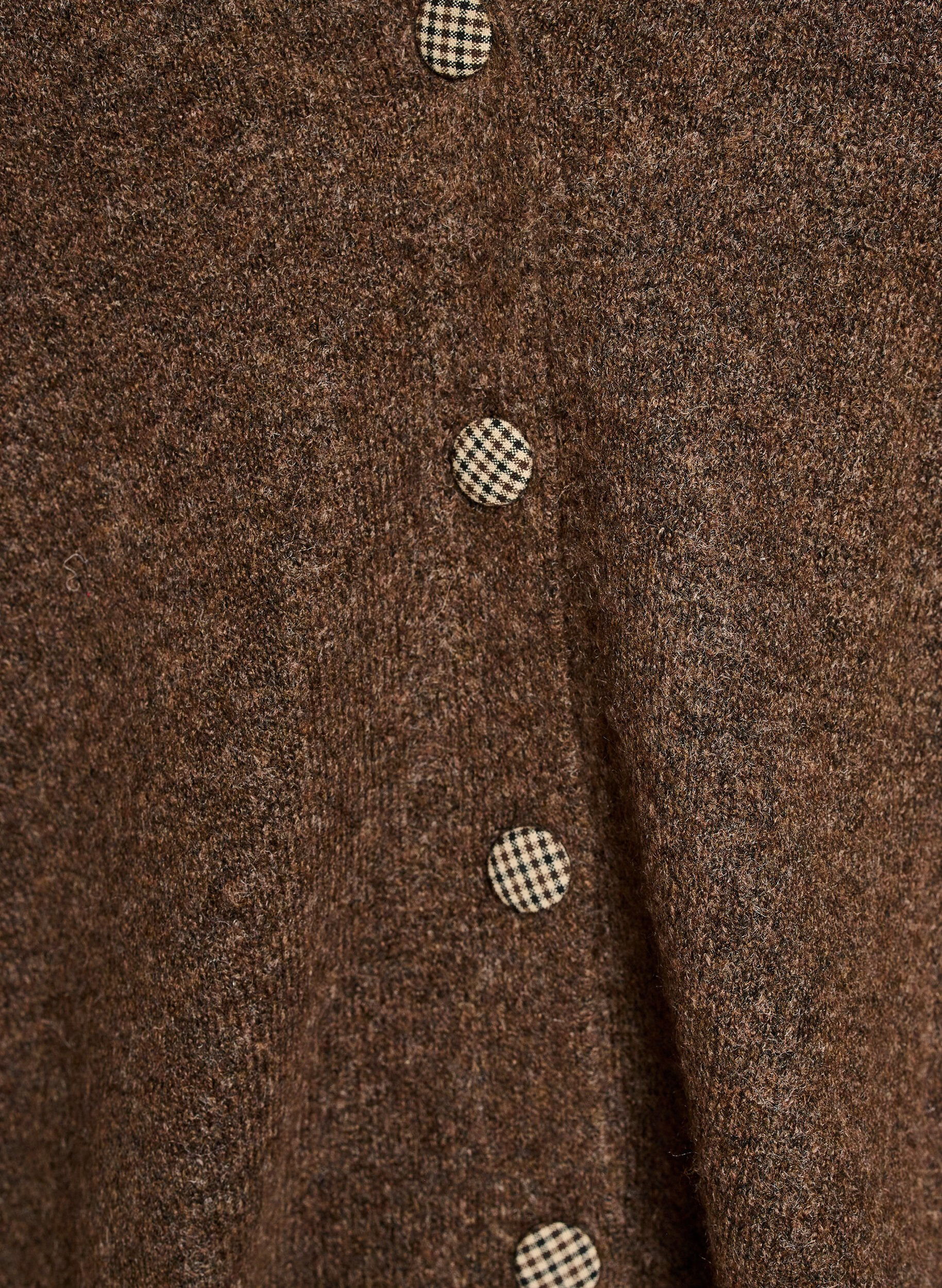 ZizziKofta med dekorativa knappar och V-ringning, Brun, Packshot image number 2