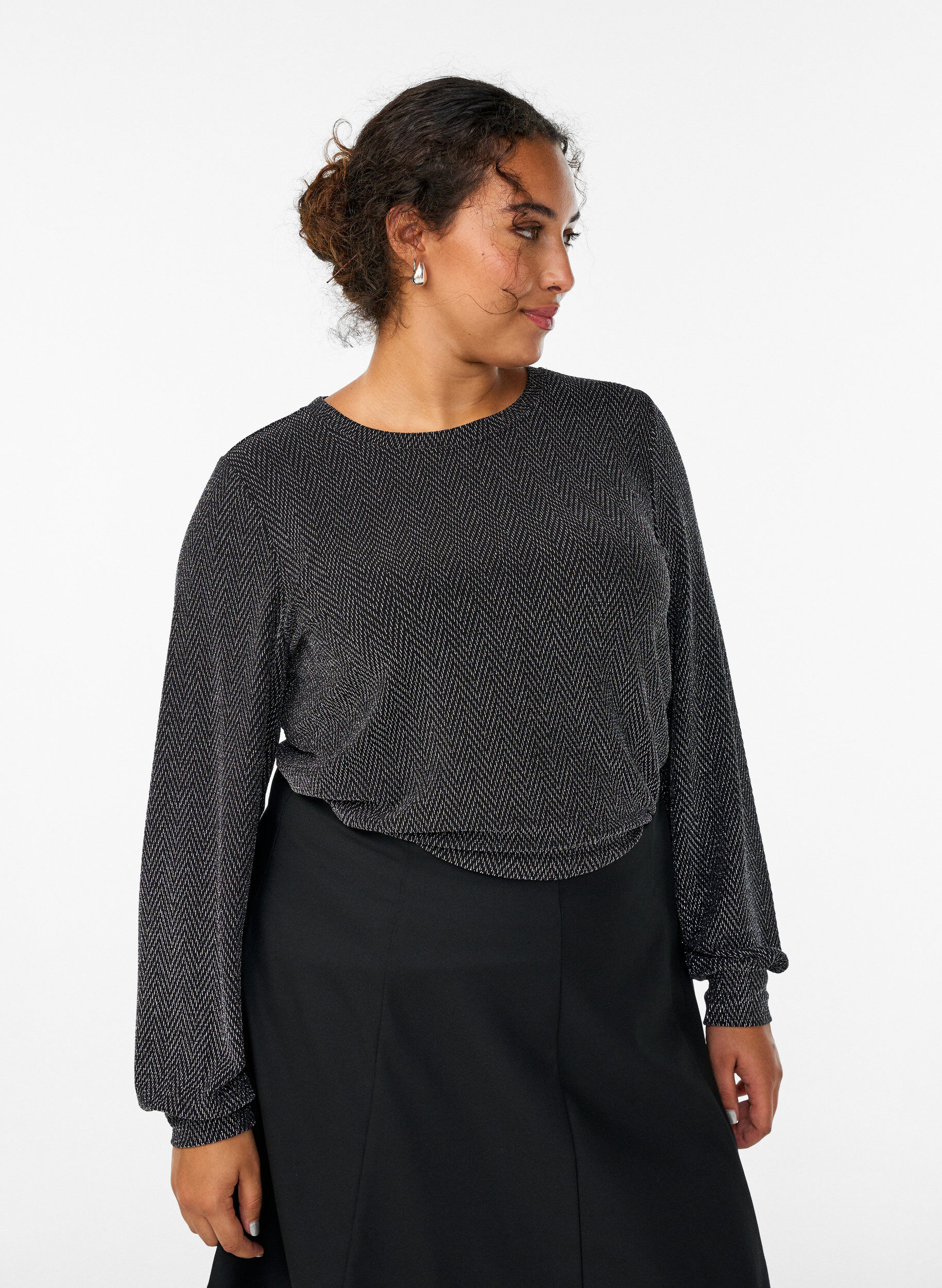 ZizziBlus med fiskbensm&ouml;nster och glittertr&aring;d, Svart, Model image number 0