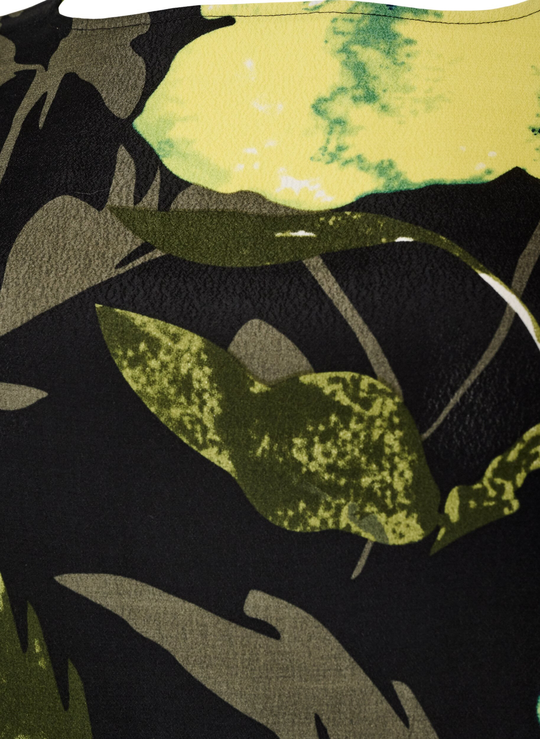 ZizziBlommig blus med b&aring;tringning och vida &auml;rmar, Svart, Packshot image number 2