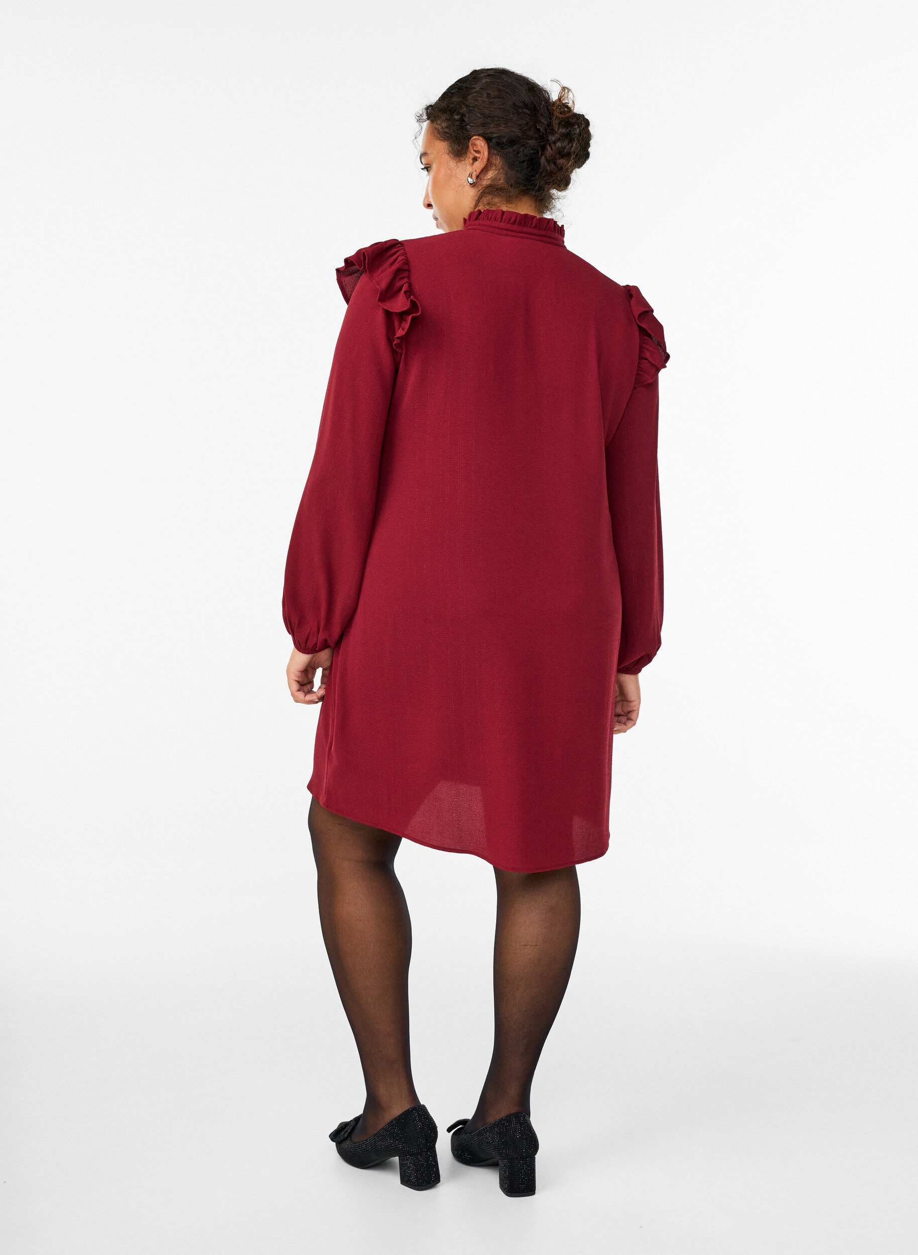 ZizziKort kl&auml;nning med volanger och glitter, M&ouml;rk Bordeaux, Model image number 2