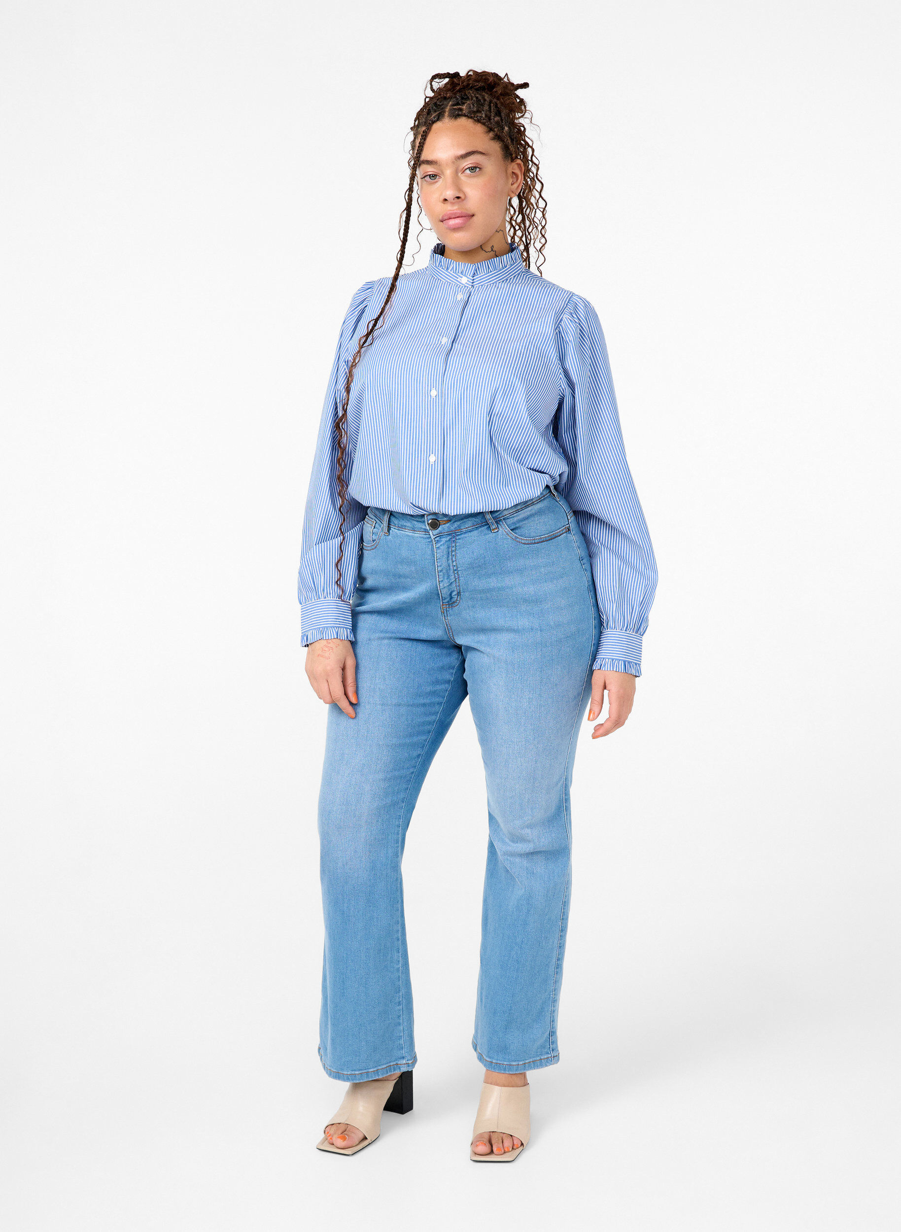 Zizzi Randig skjortblus med volanger, Princess Blue W. St., Model image number 2