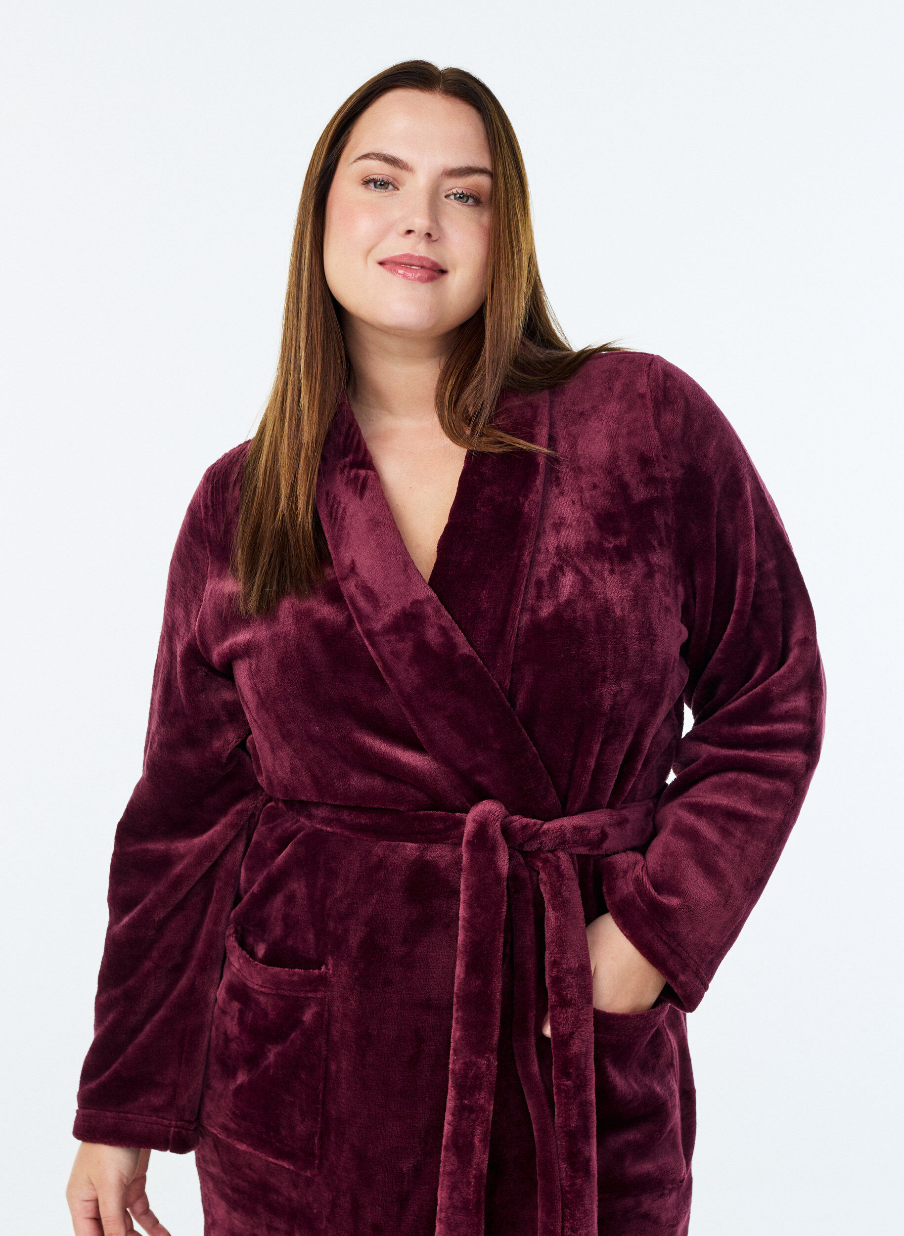 ZizziMorgonrock i mjuk velour med fickor, M&ouml;rk Bordeaux, Model image number 2