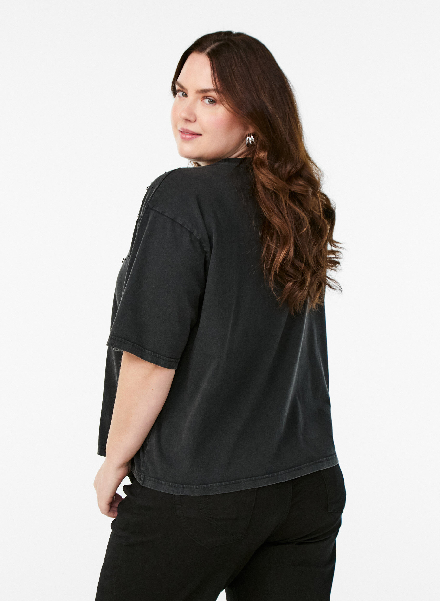 Zizzi Boxig t-shirt med p&auml;rlor och strass, Gr&aring;, Model image number 2