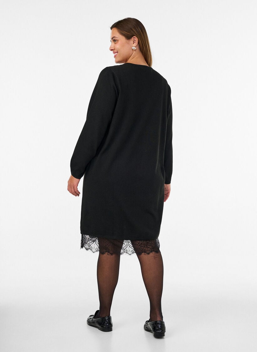 Kort kl&auml;nning i stickat med spetskant, Svart, Model image number 2