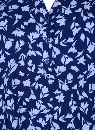 Blus med blommönster och trekvartsärm, M. Blue Flower AOP, Packshot image number 2