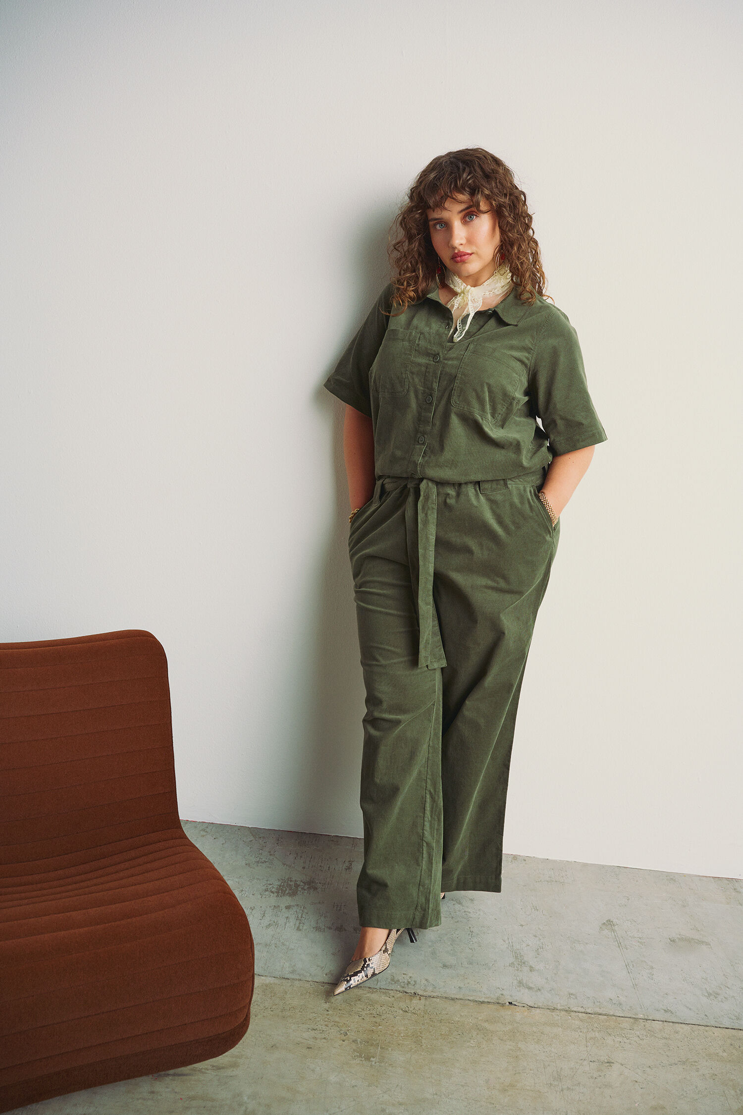 Jumpsuit i bomullssammet, , Model