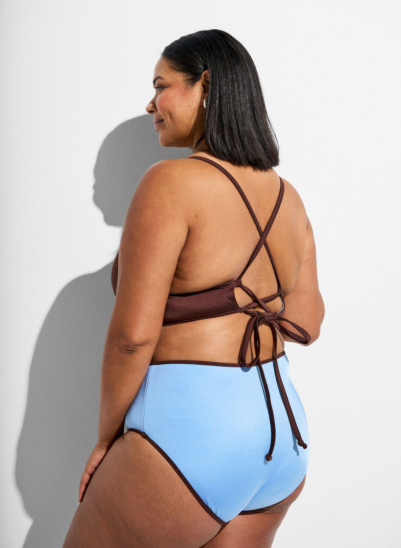 V&auml;ndbar bikinitrosa med normal midja, Brun, Model image number 1