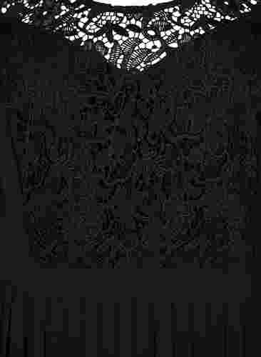 Kortärmad klänning med spets, Black, Packshot image number 2