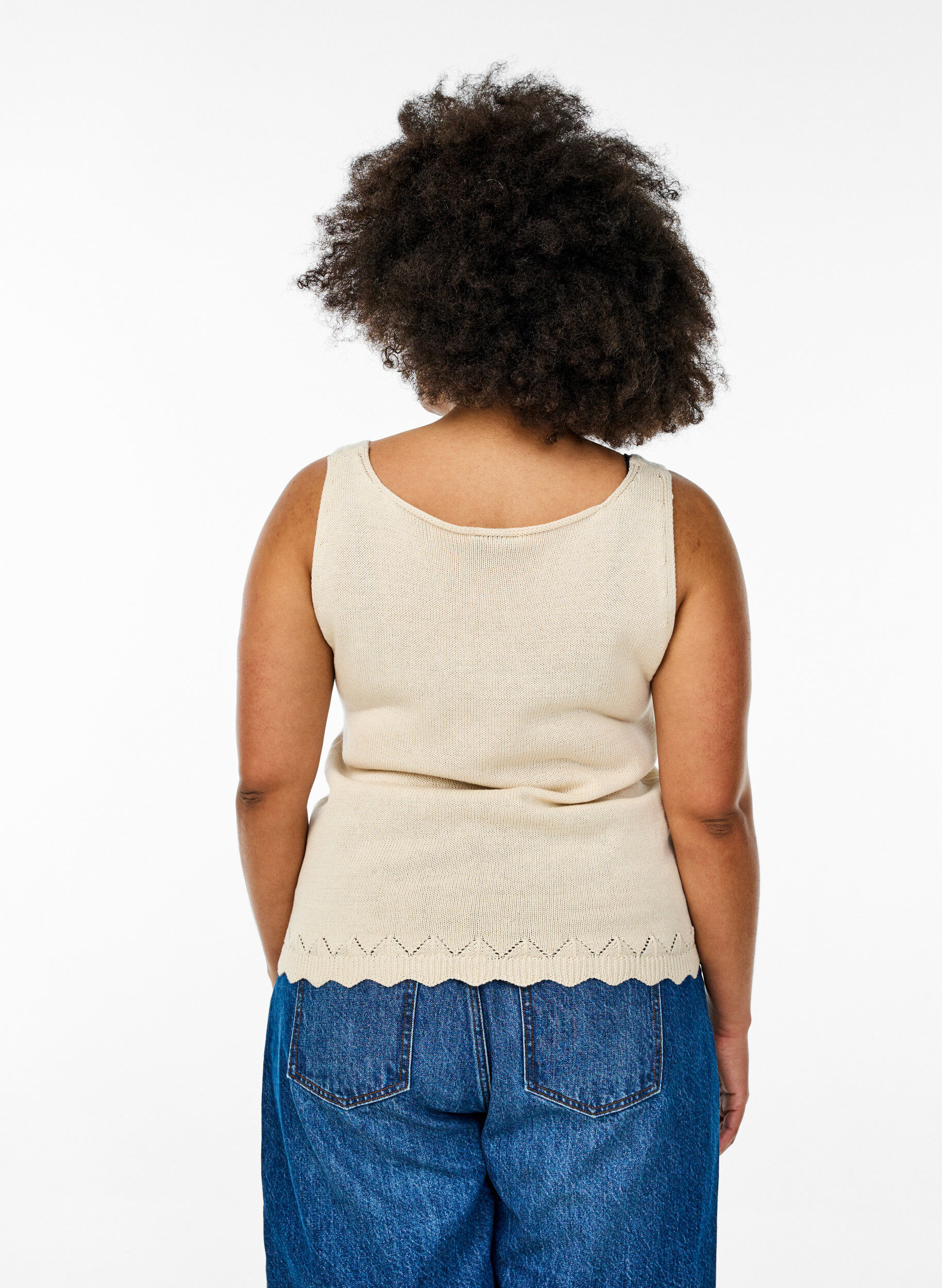 Zizzi &Auml;rml&ouml;s stickad topp med uddkant, Sandshell, Model image number 1