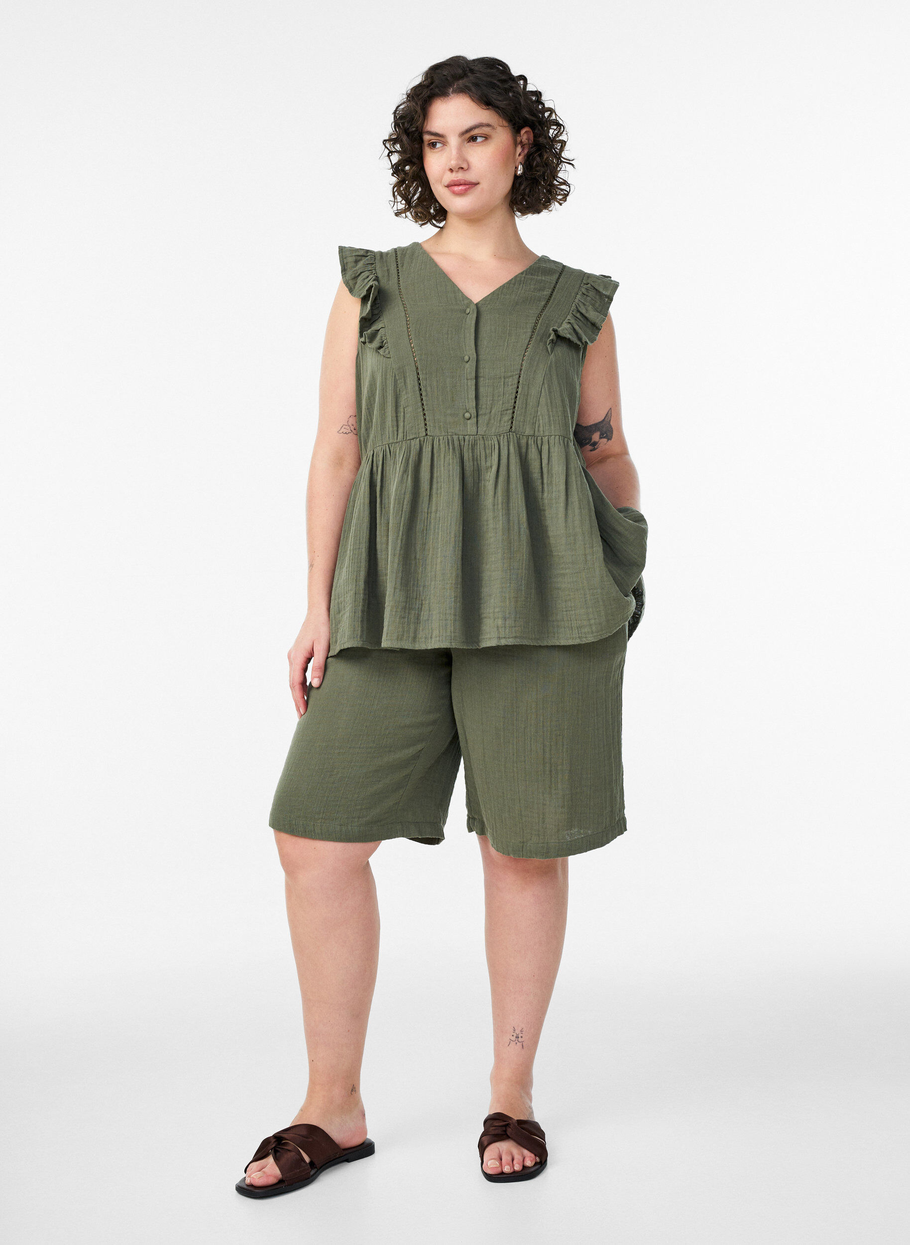 ZizziL&ouml;sa shorts i bomullsmuslin med h&ouml;g midja, Gr&ouml;n, Model image number 1