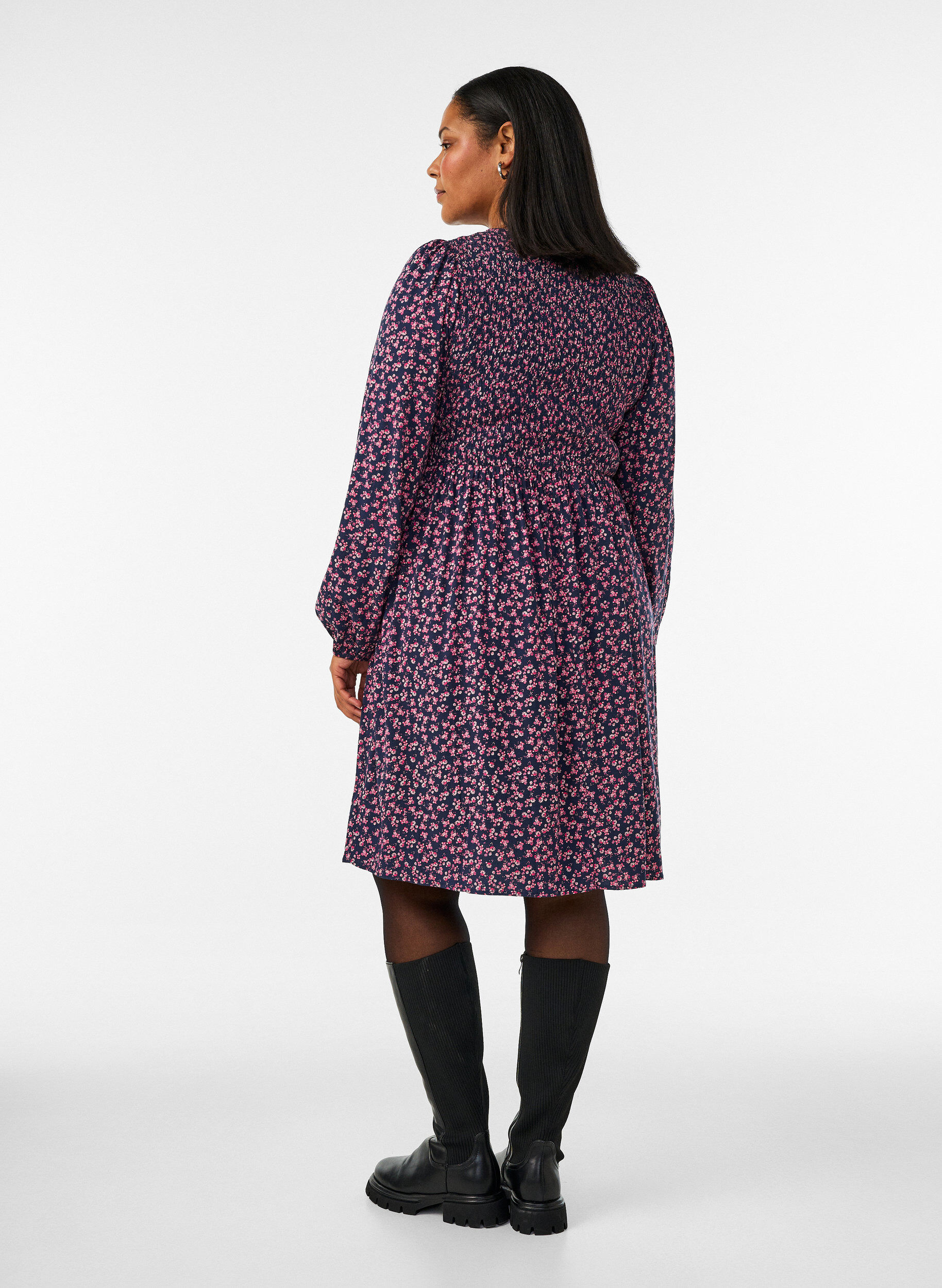 ZizziKl&auml;nning med smock upptill och sm&aring;blommigt m&ouml;nster, Bl&aring;, Model image number 2