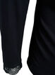 Blus i viskos med spetskant och v-ringning, Svart, Packshot image number 3