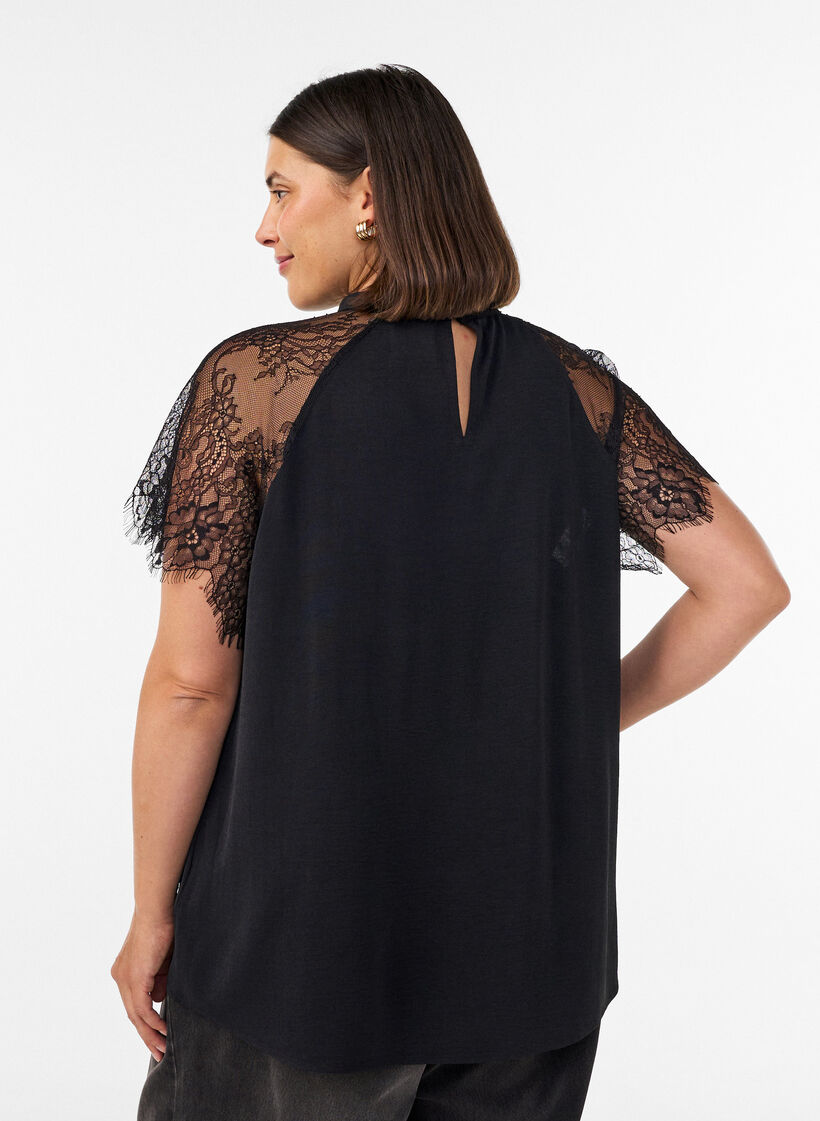 Blus med korta &auml;rmar i spets och h&ouml;g krage, Svart, Model image number 2