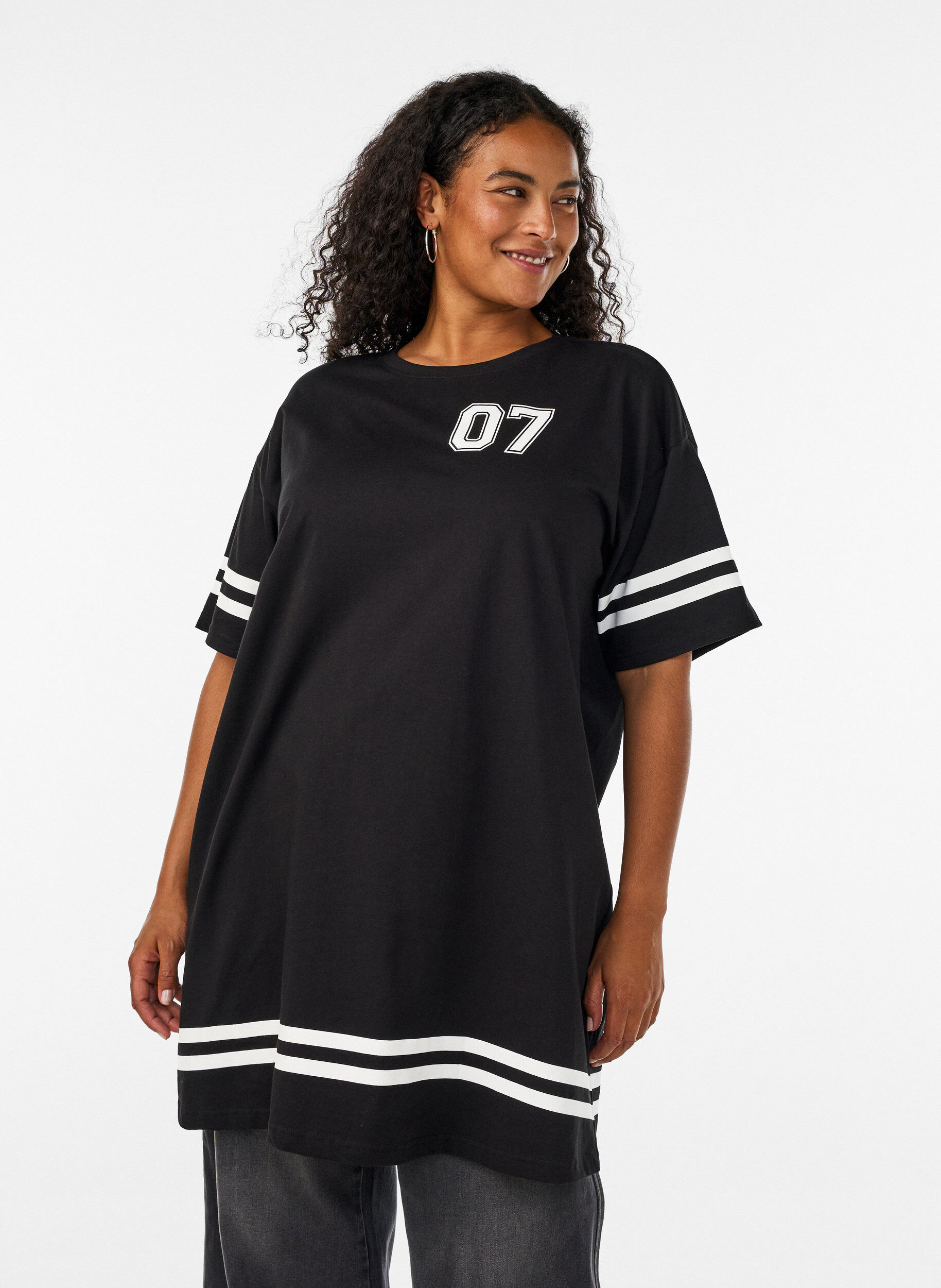 ZizziKort t-shirtkl&auml;nning med sportiga detaljer, Svart, Model image number 0