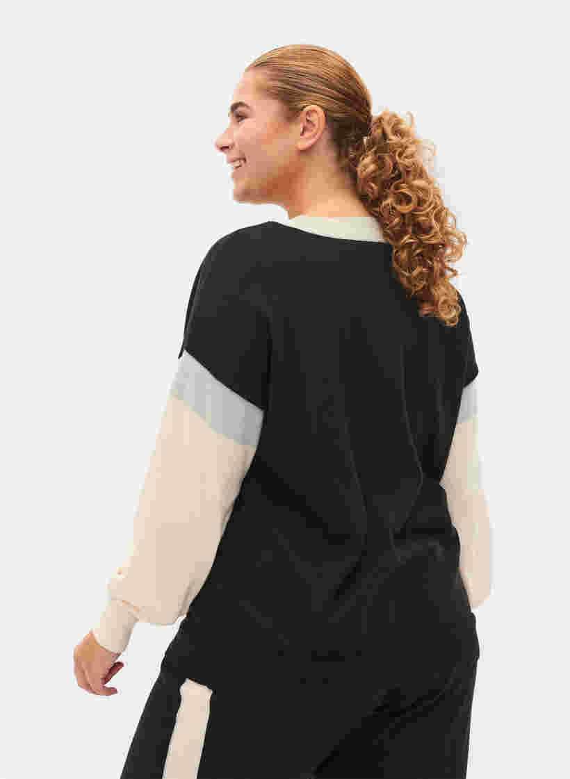 Stickad tröja med colourblock, Black Comb., Model image number 1